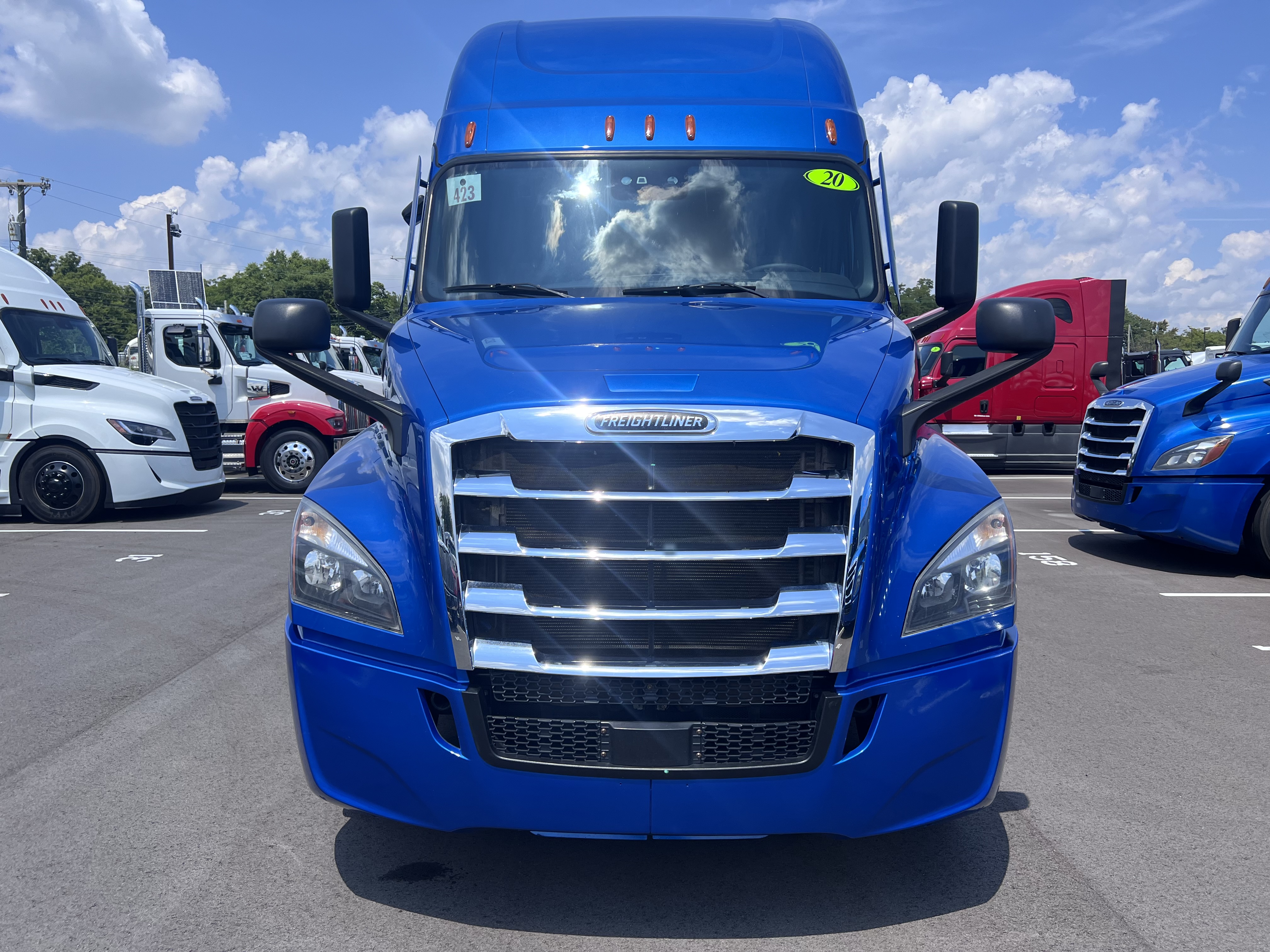 2021 FREIGHTLINER CASCADIA 126SLP - image 2