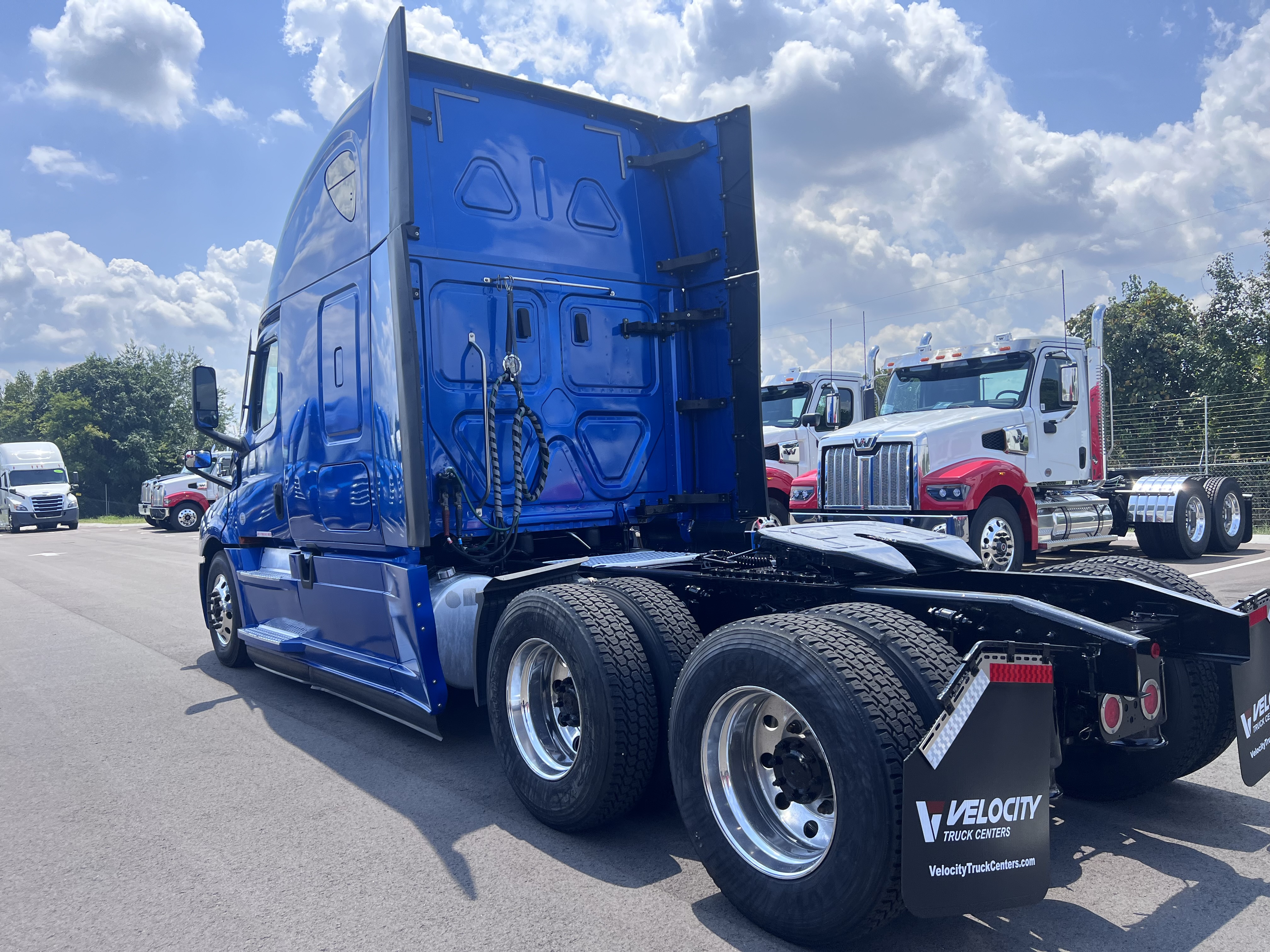 2021 FREIGHTLINER CASCADIA 126SLP - image 6