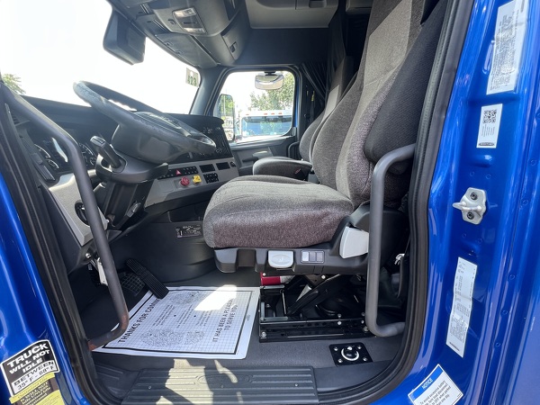 FREIGHTLINER CASCADIA 126SLP 2021