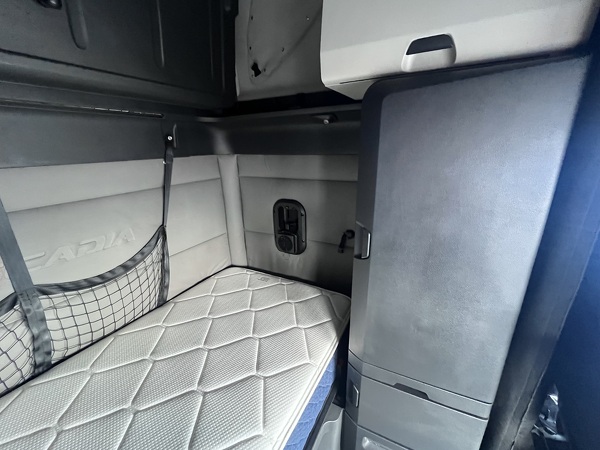 FREIGHTLINER CASCADIA 126SLP 2021