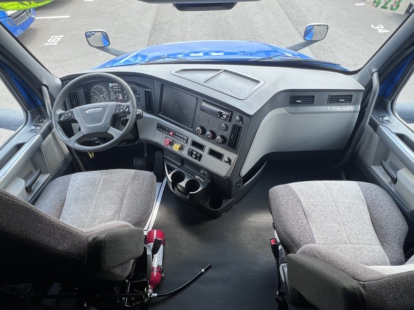 FREIGHTLINER CASCADIA 126SLP 2021