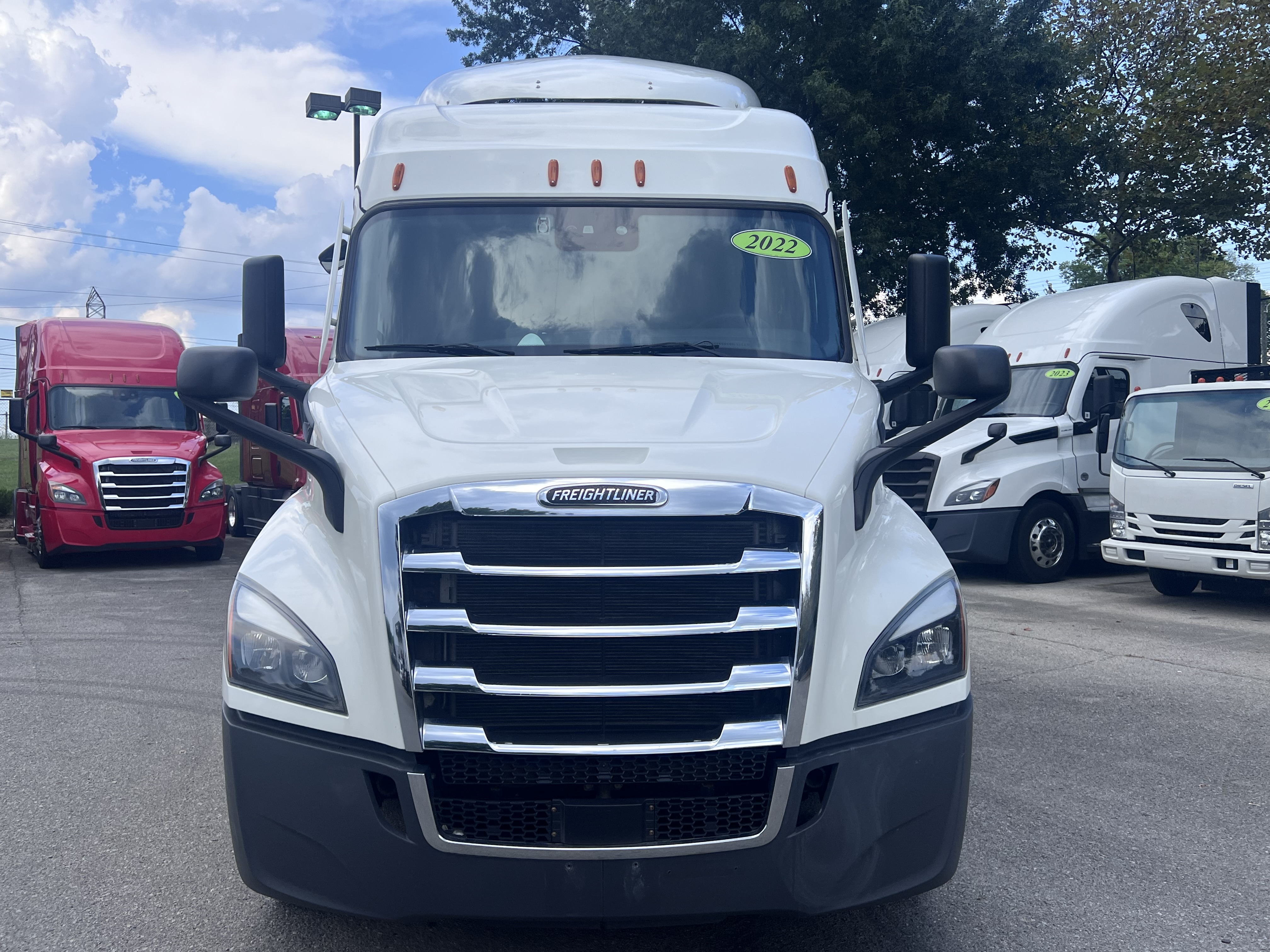 2022 FREIGHTLINER CASCADIA 116SLP - image 2