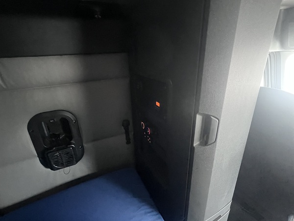 FREIGHTLINER CASCADIA 116SLP 2022
