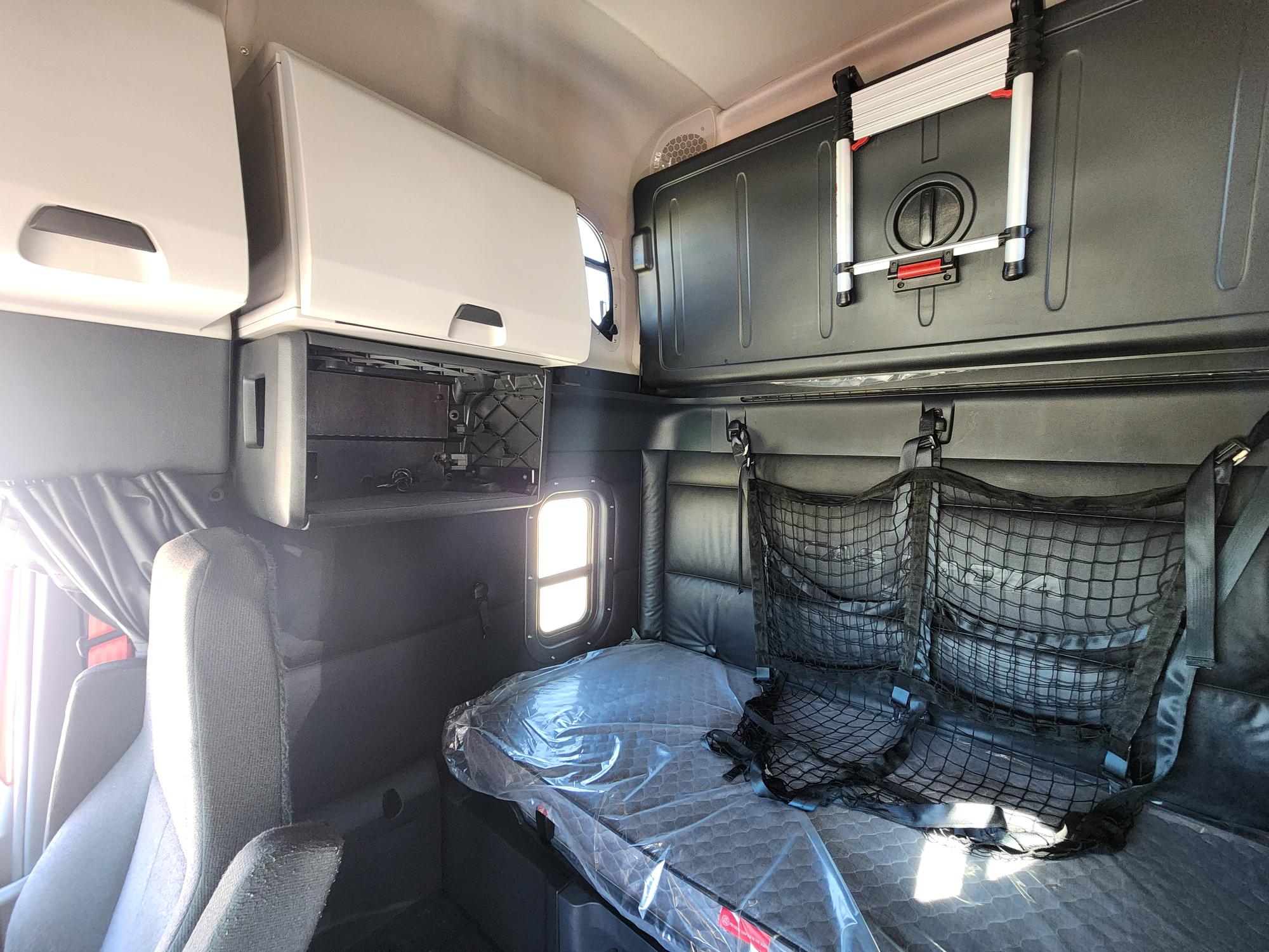 2023 FREIGHTLINER CASCADIA 126SLP - image 18