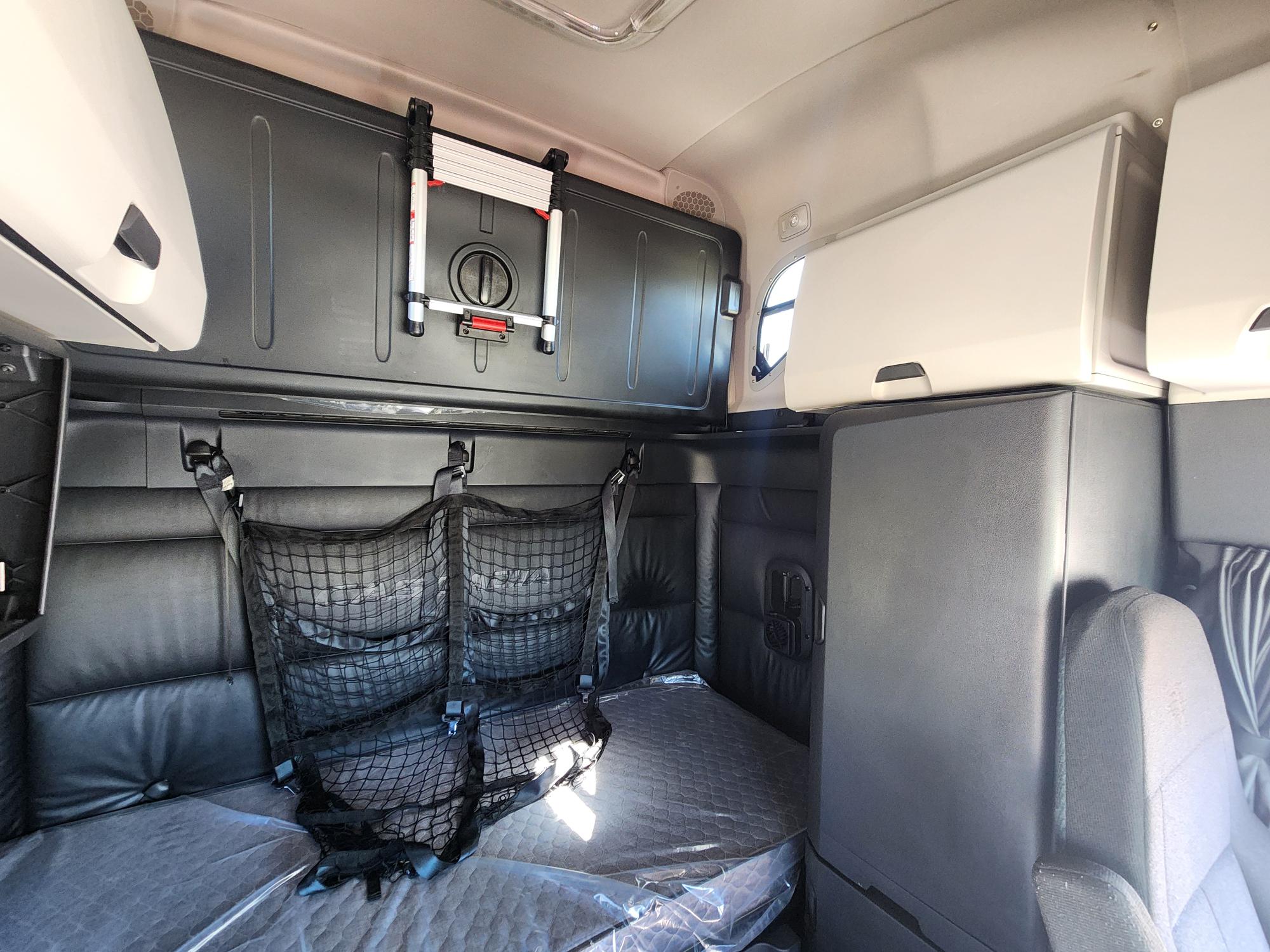 2023 FREIGHTLINER CASCADIA 126SLP - image 17