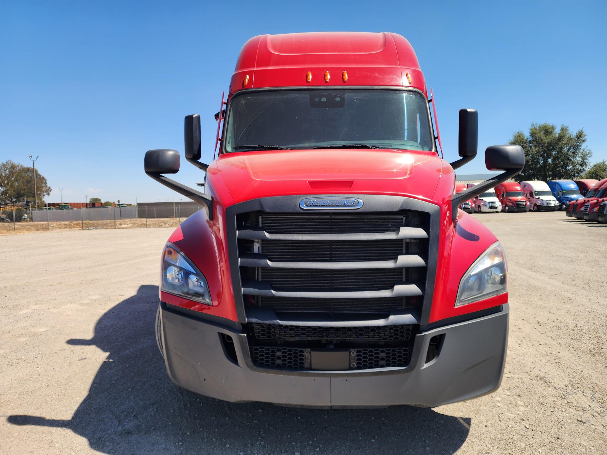 2023 FREIGHTLINER CASCADIA 126SLP - image 2