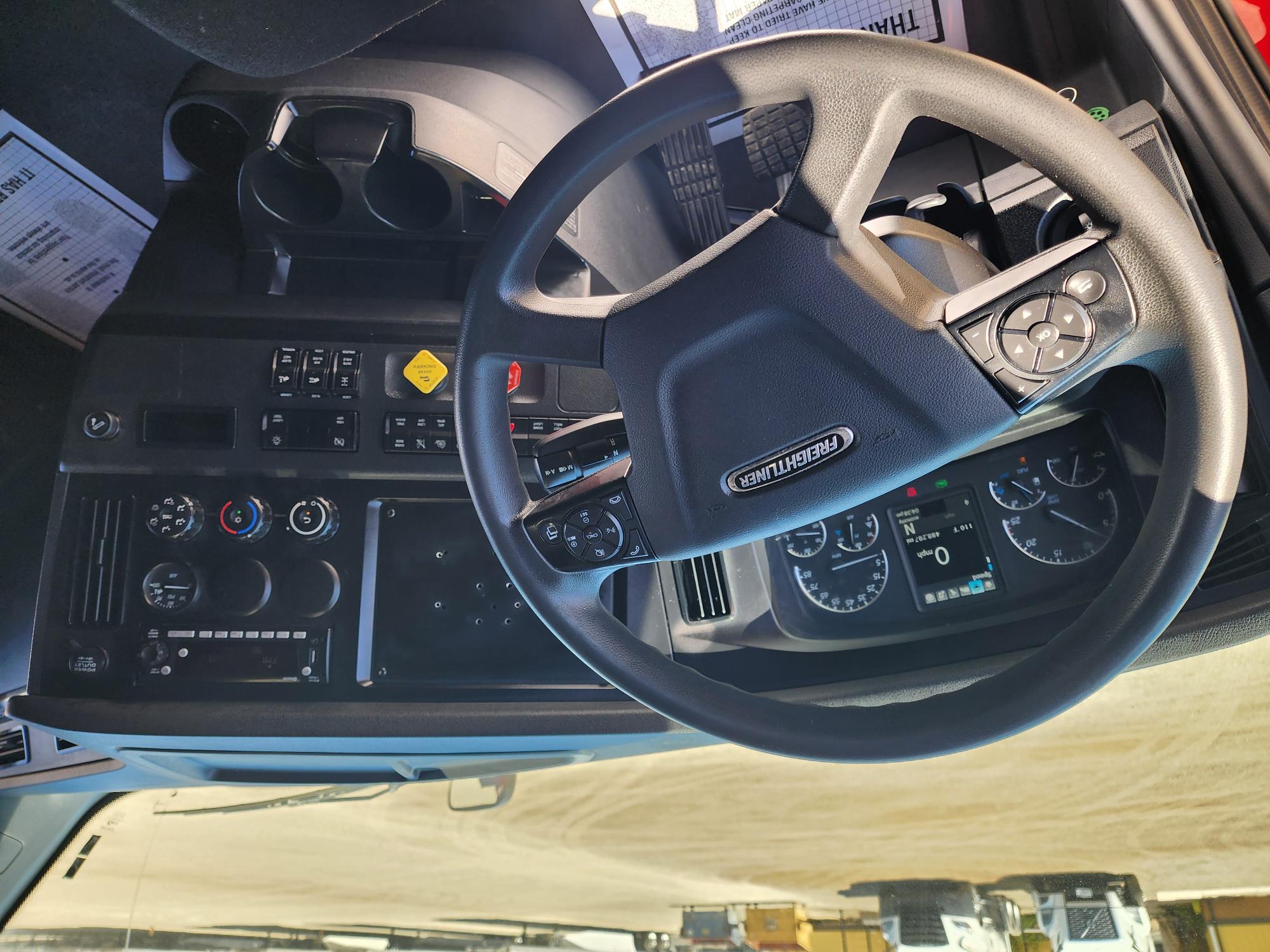 2023 FREIGHTLINER CASCADIA 126SLP - image 14