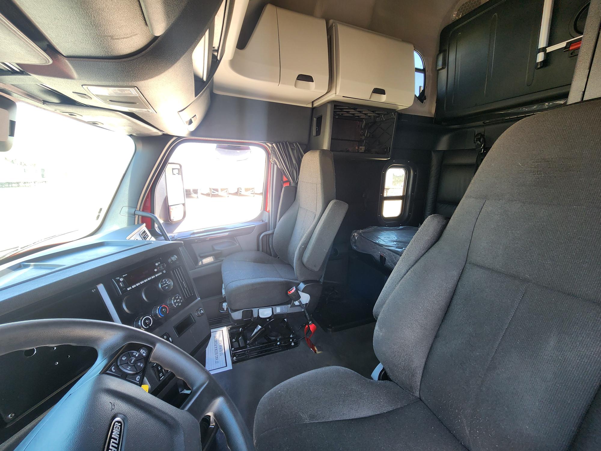 2023 FREIGHTLINER CASCADIA 126SLP - image 15