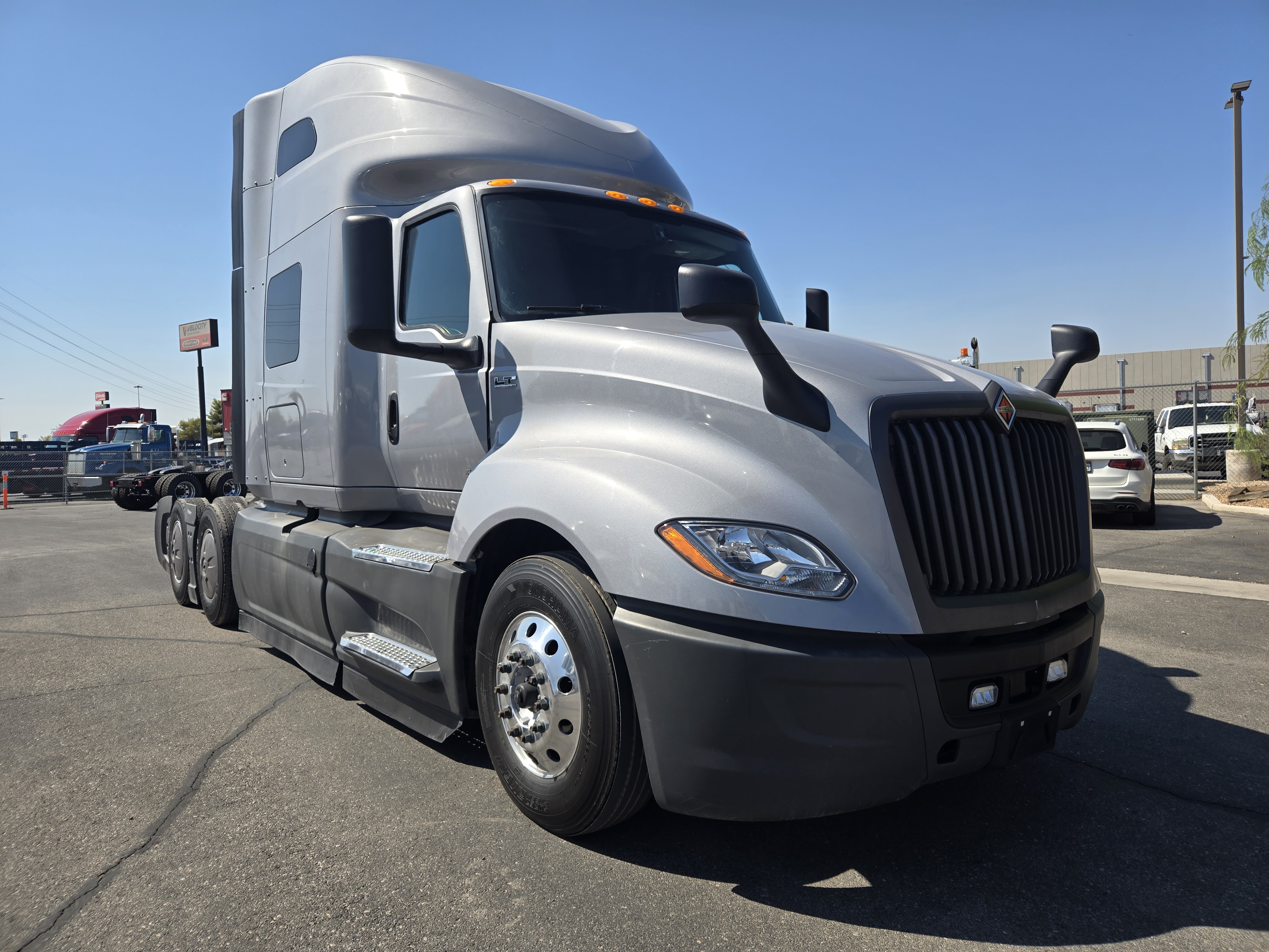 2022 INTERNATIONAL LT625 - image 3