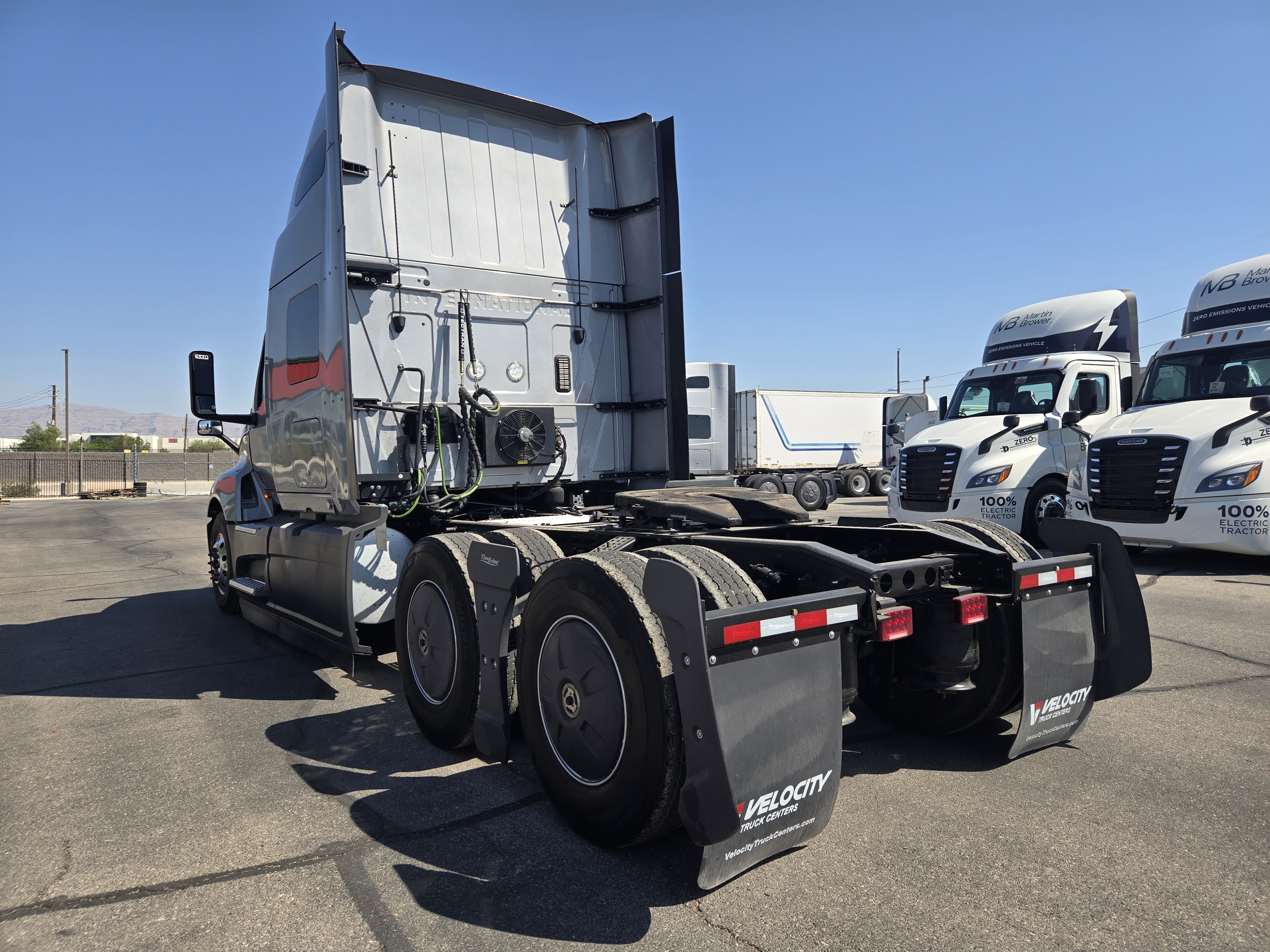 2022 INTERNATIONAL LT625 - image 7