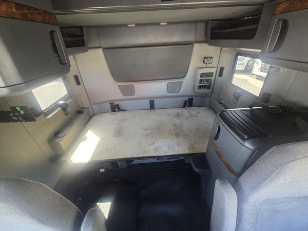 INTERNATIONAL LT625 2022