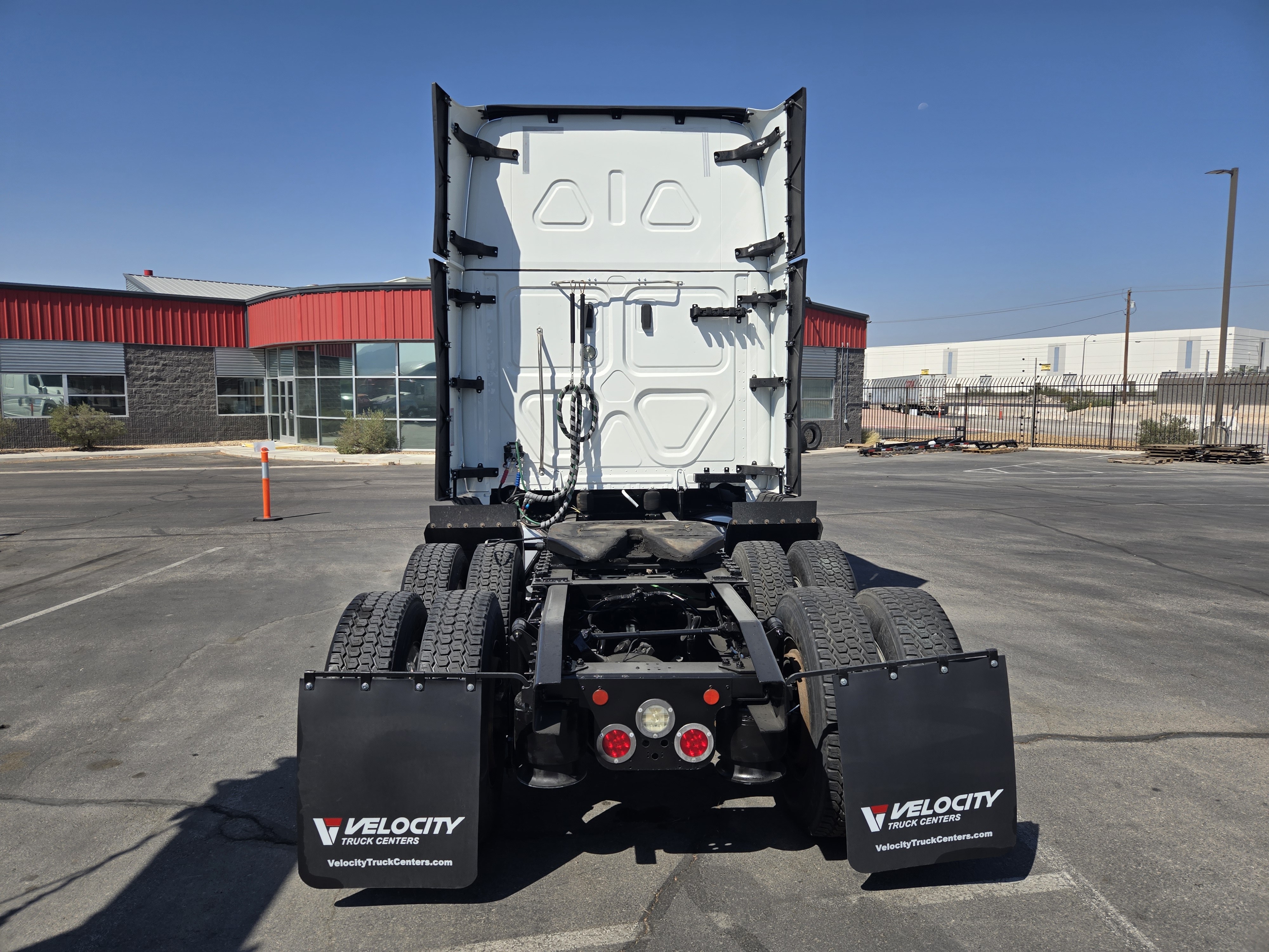 2021 FREIGHTLINER CASCADIA 126SLP - image 5