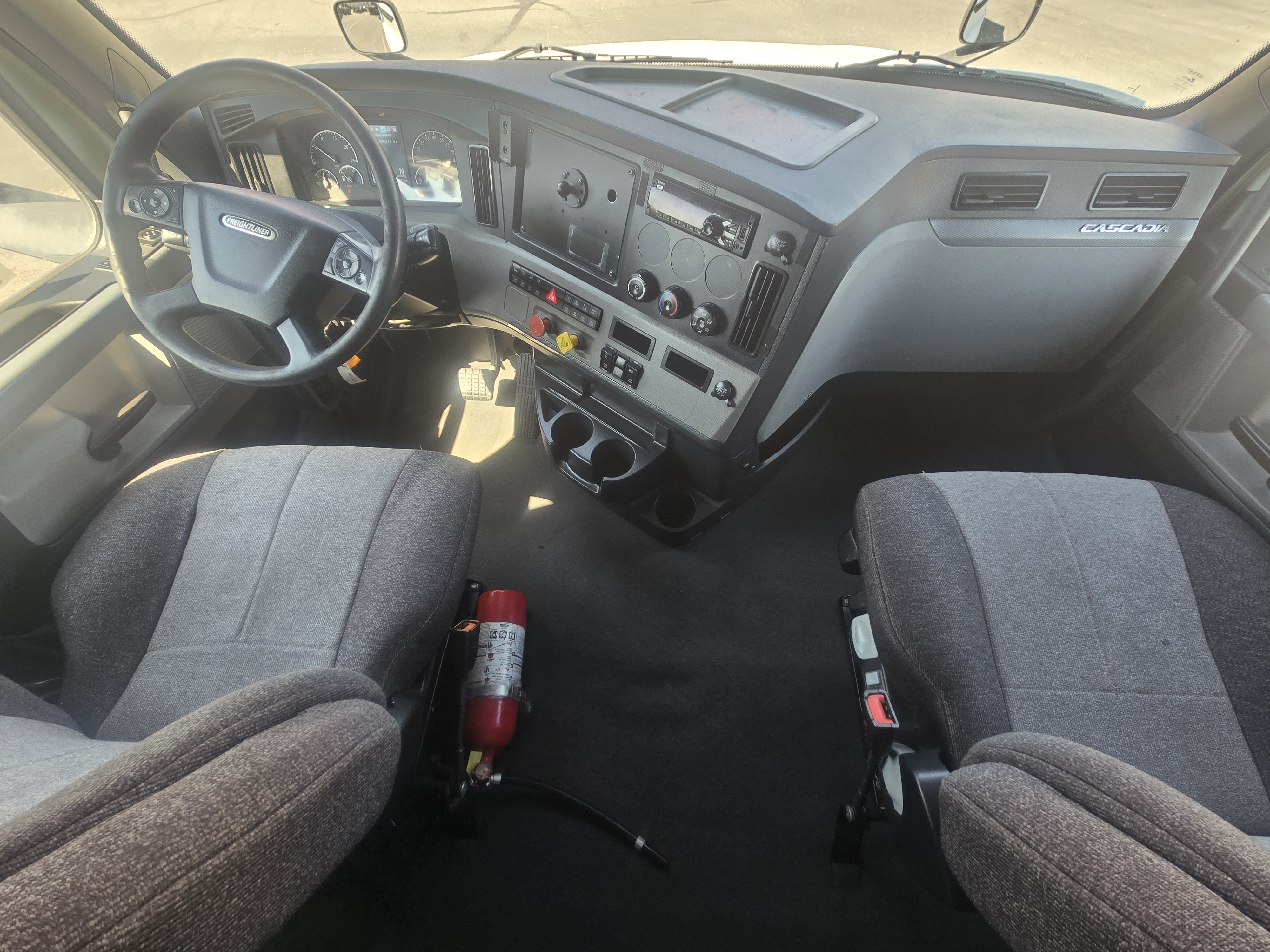 2021 FREIGHTLINER CASCADIA 126SLP - image 15