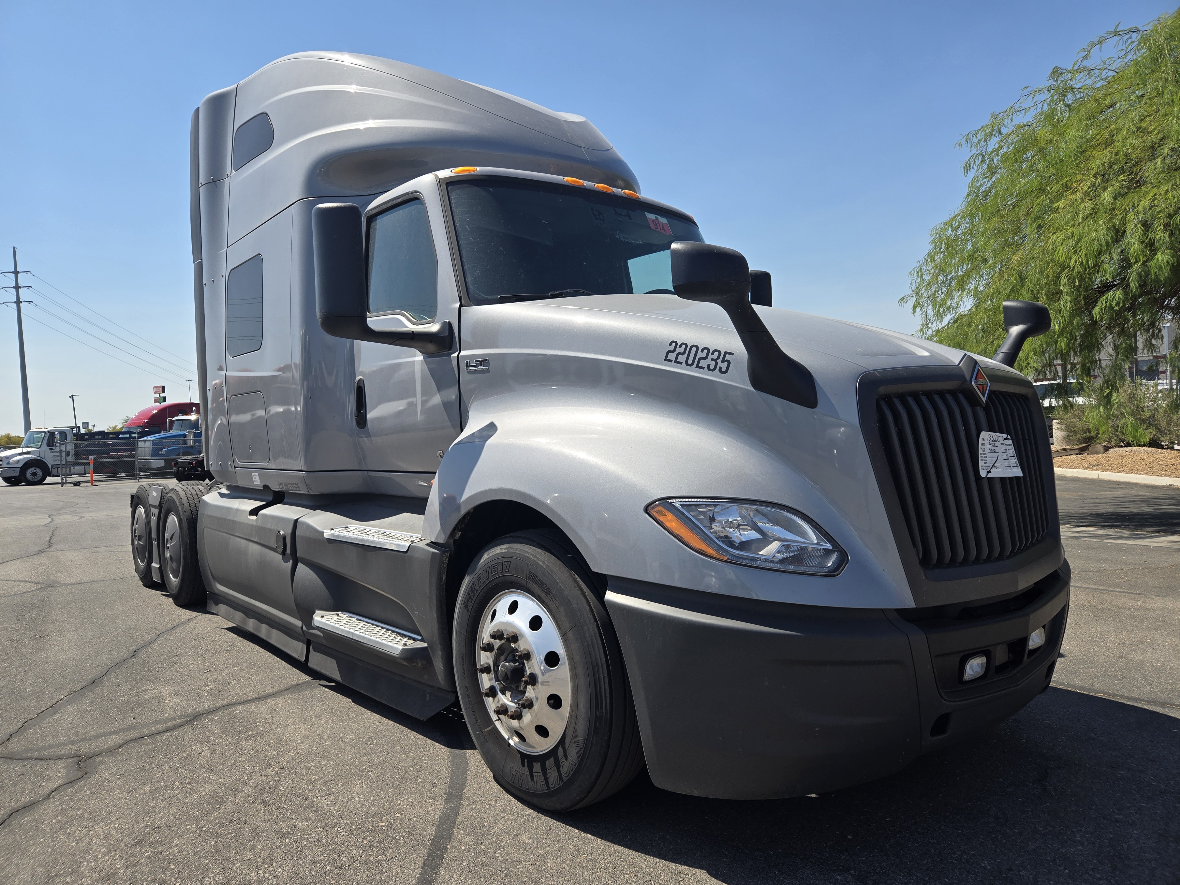 2022 INTERNATIONAL LT625 - image 4