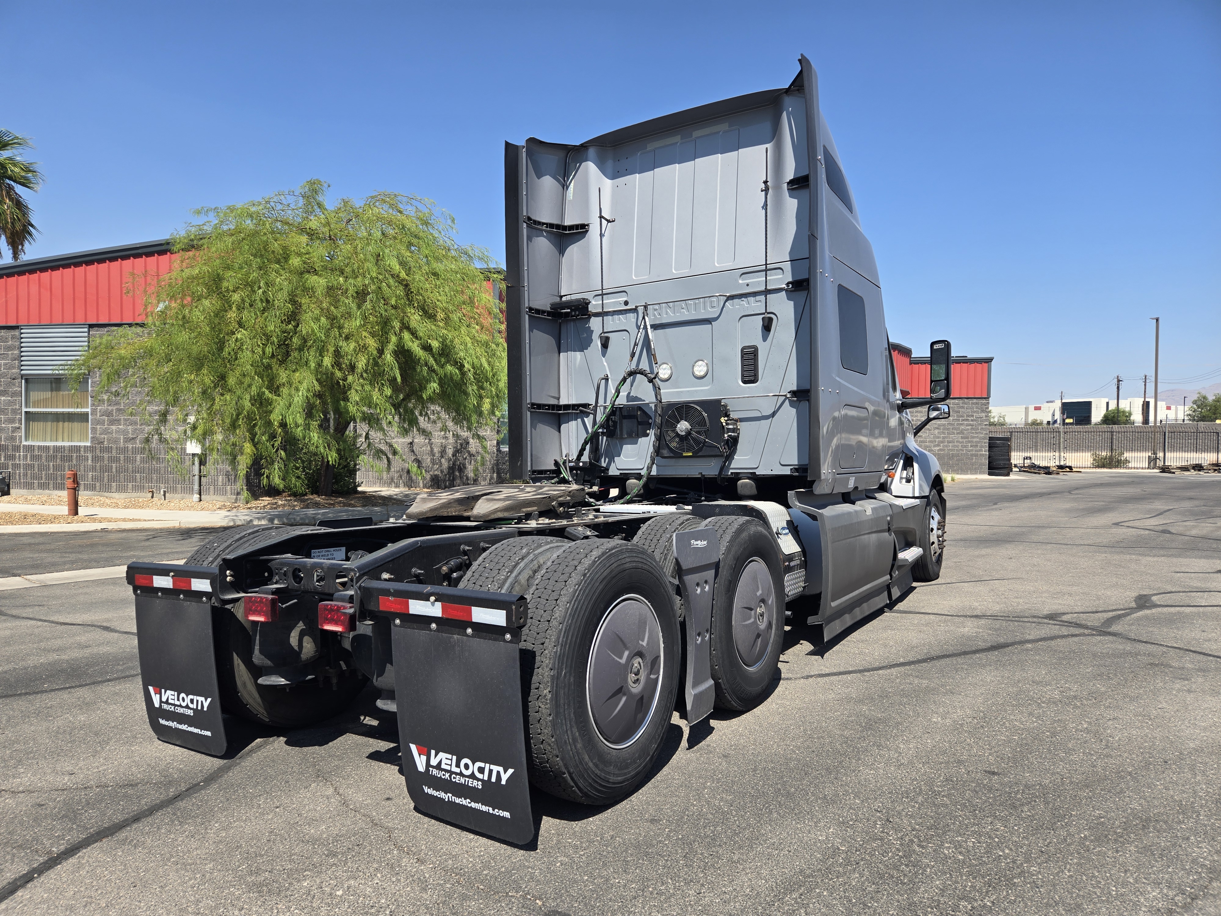 2022 INTERNATIONAL LT625 - image 5