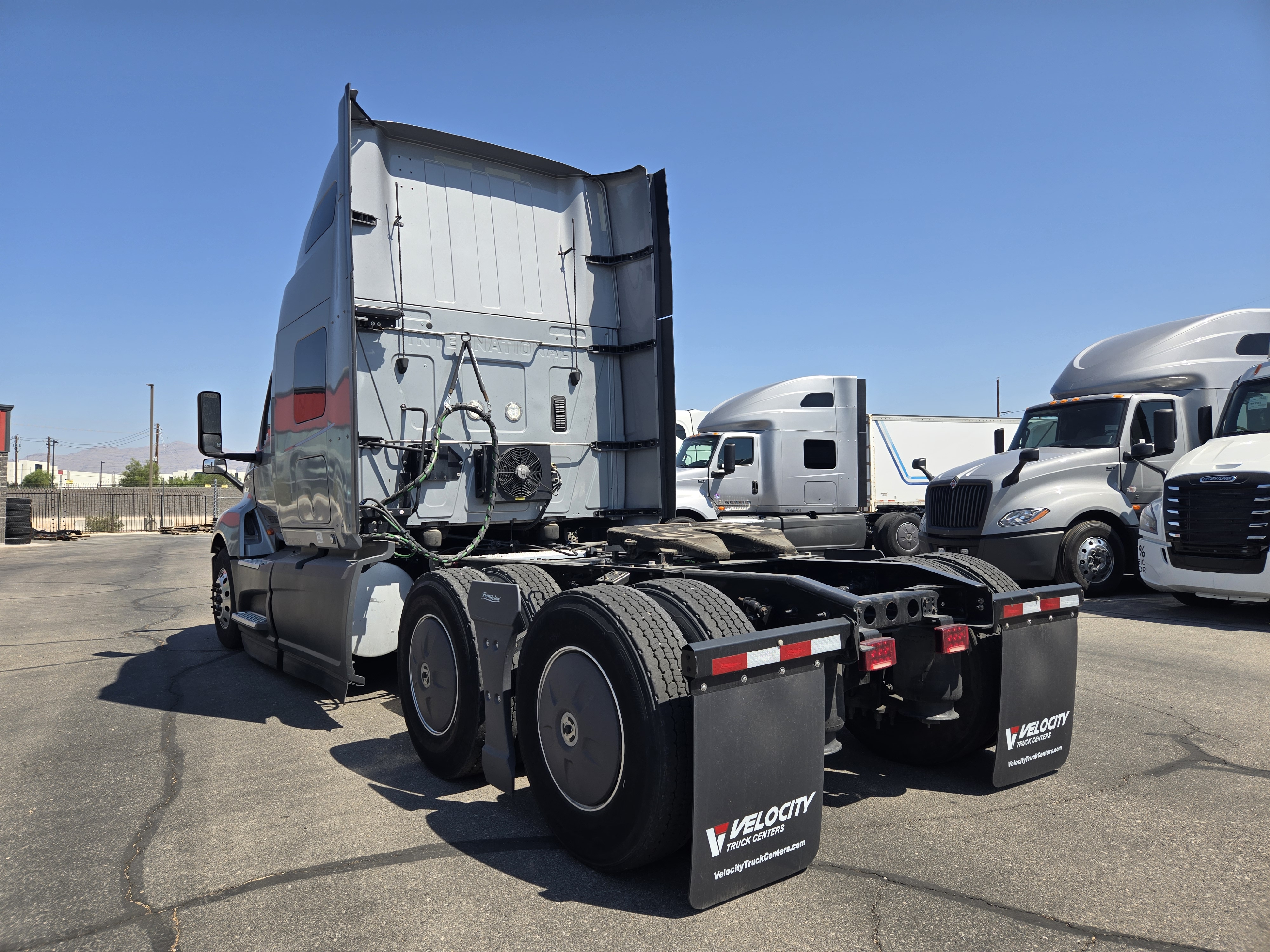 2022 INTERNATIONAL LT625 - image 7