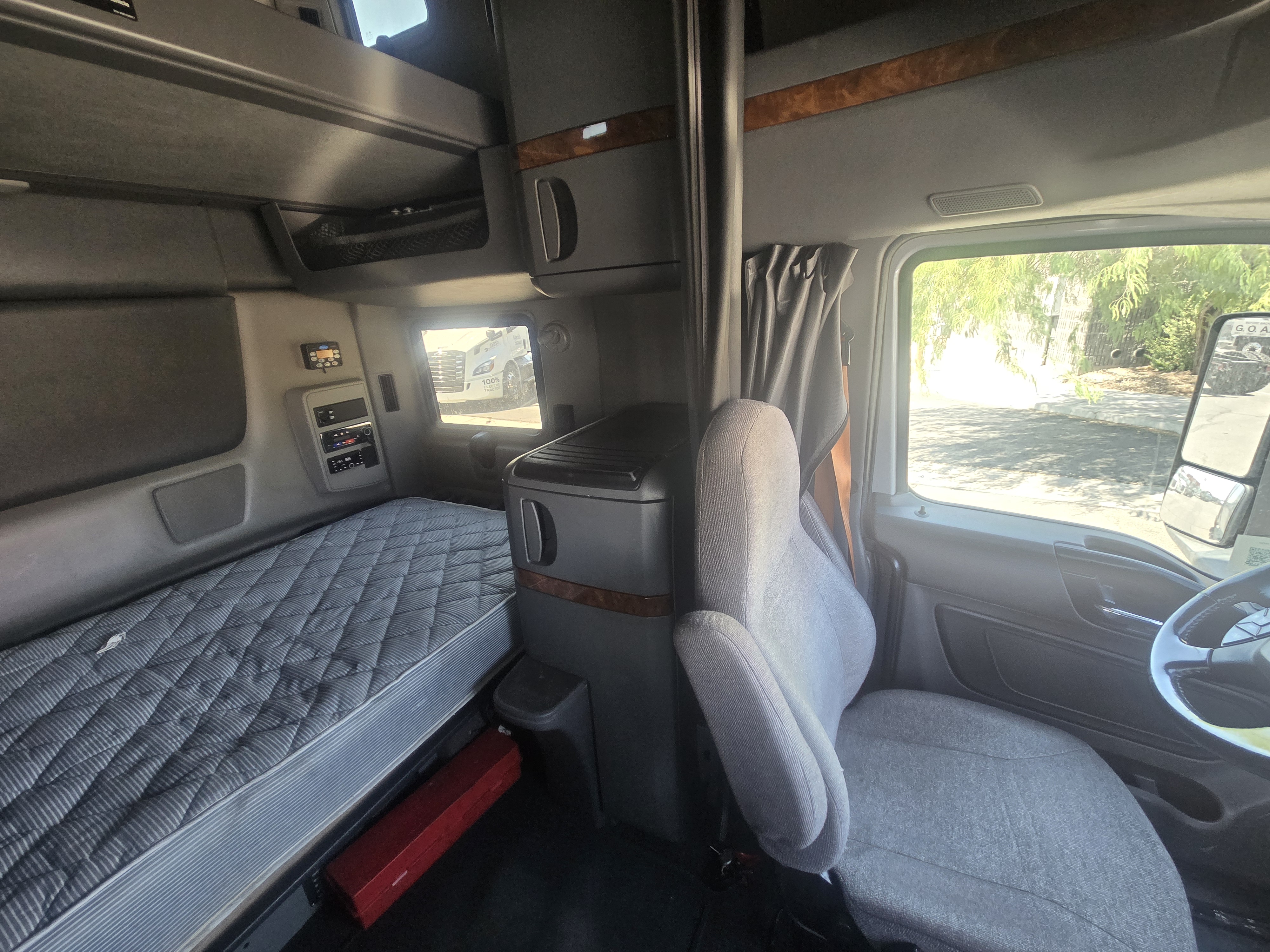 2022 INTERNATIONAL LT625 - image 15