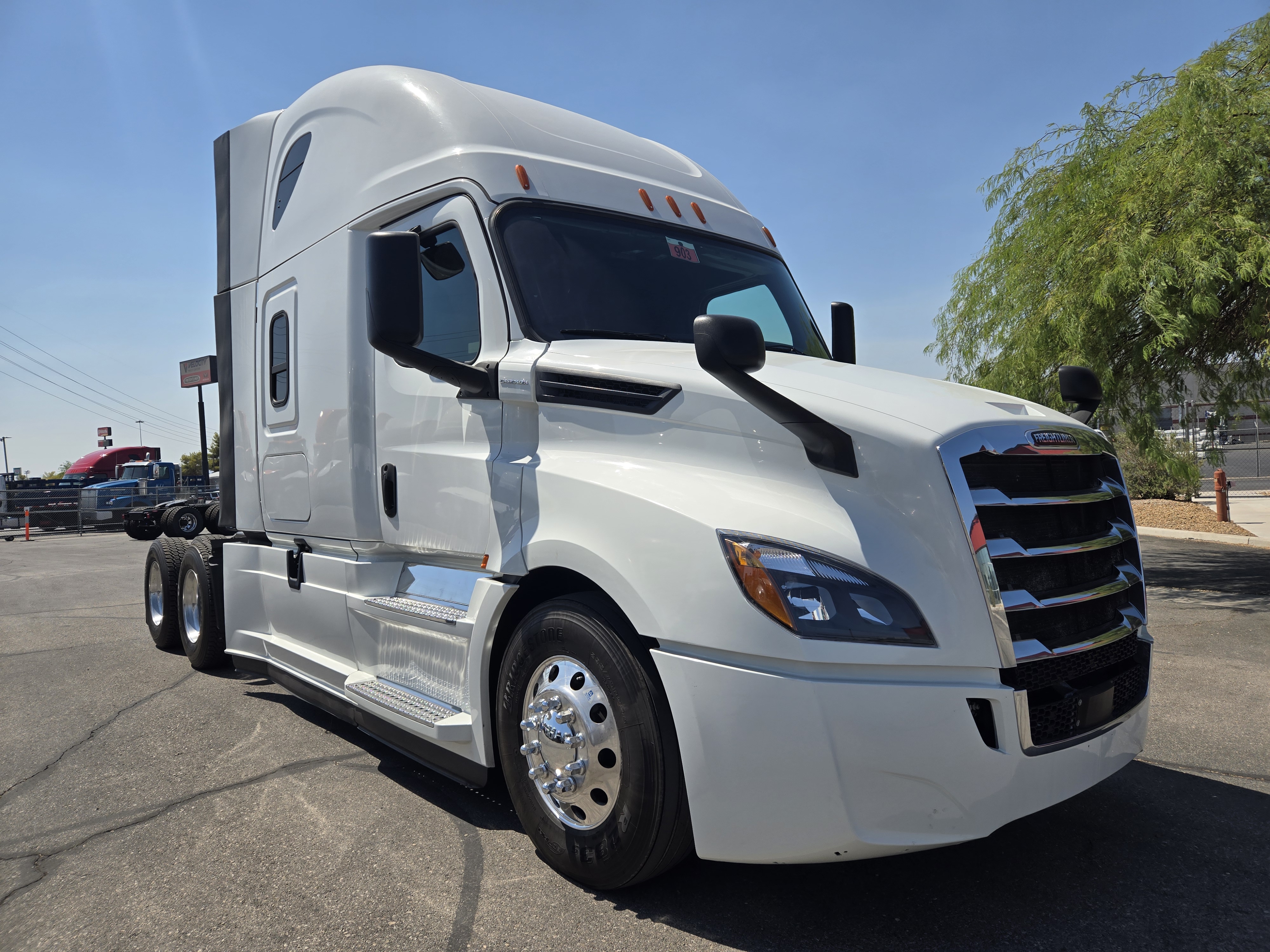 2019 FREIGHTLINER CASCADIA 126SLP - image 8