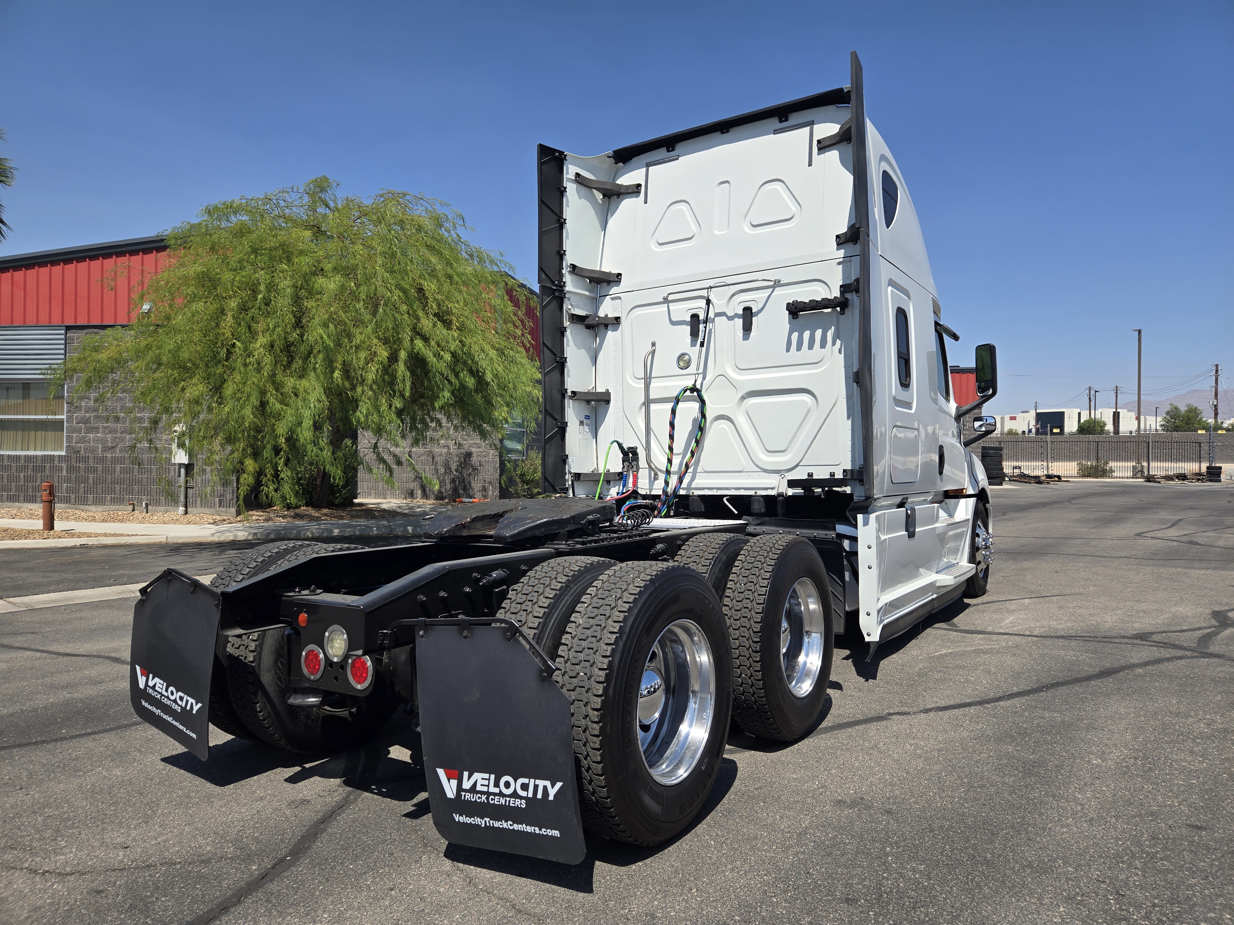 2019 FREIGHTLINER CASCADIA 126SLP - image 6