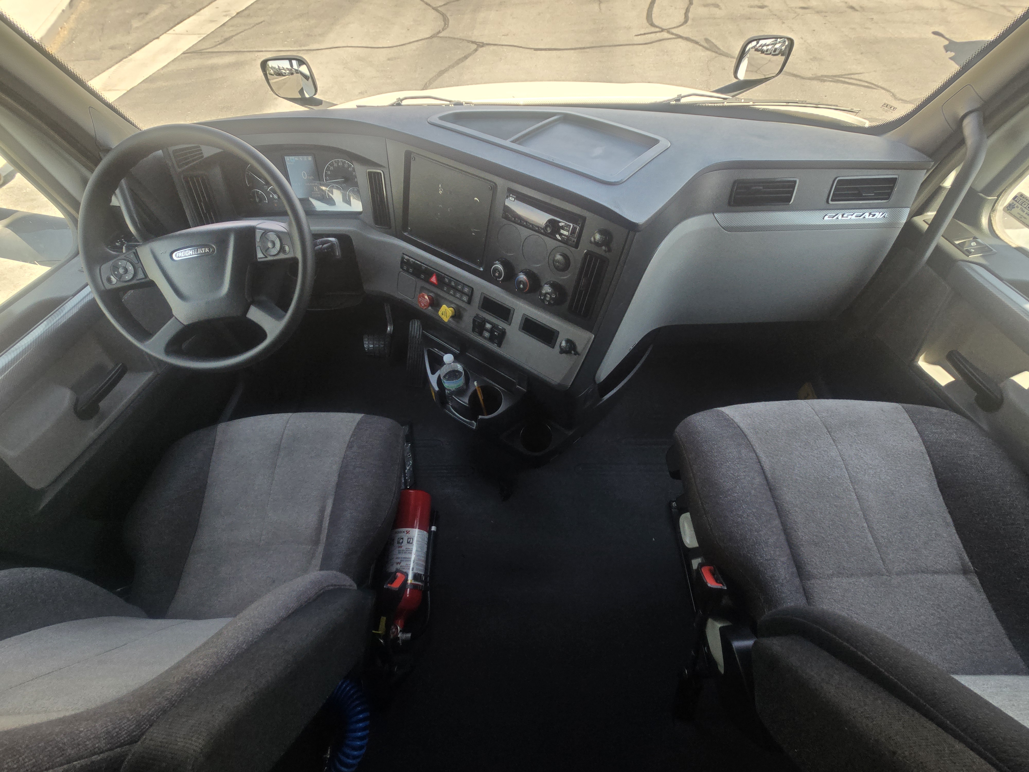 2019 FREIGHTLINER CASCADIA 126SLP - image 14