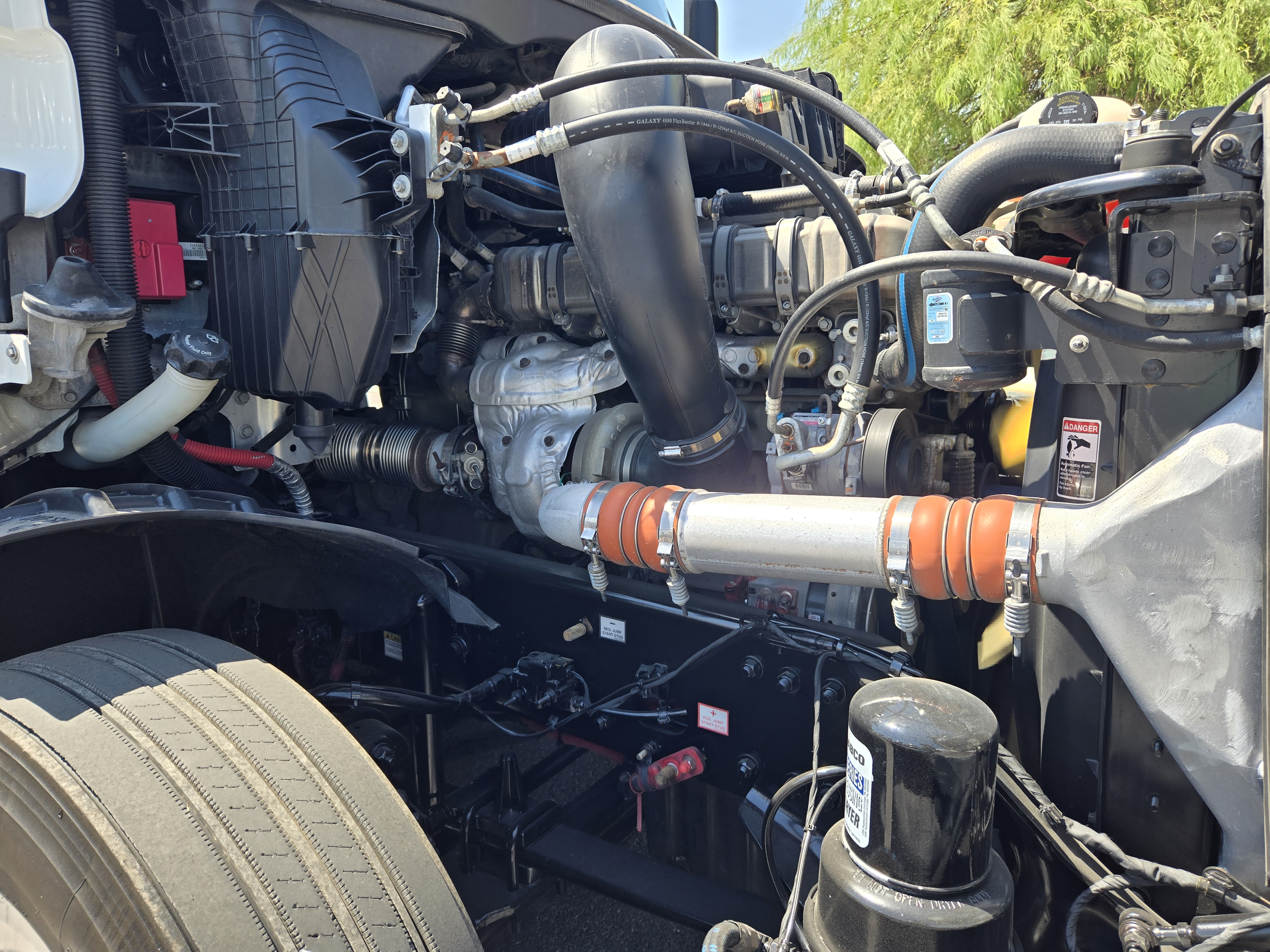 2019 FREIGHTLINER CASCADIA 126SLP - image 9