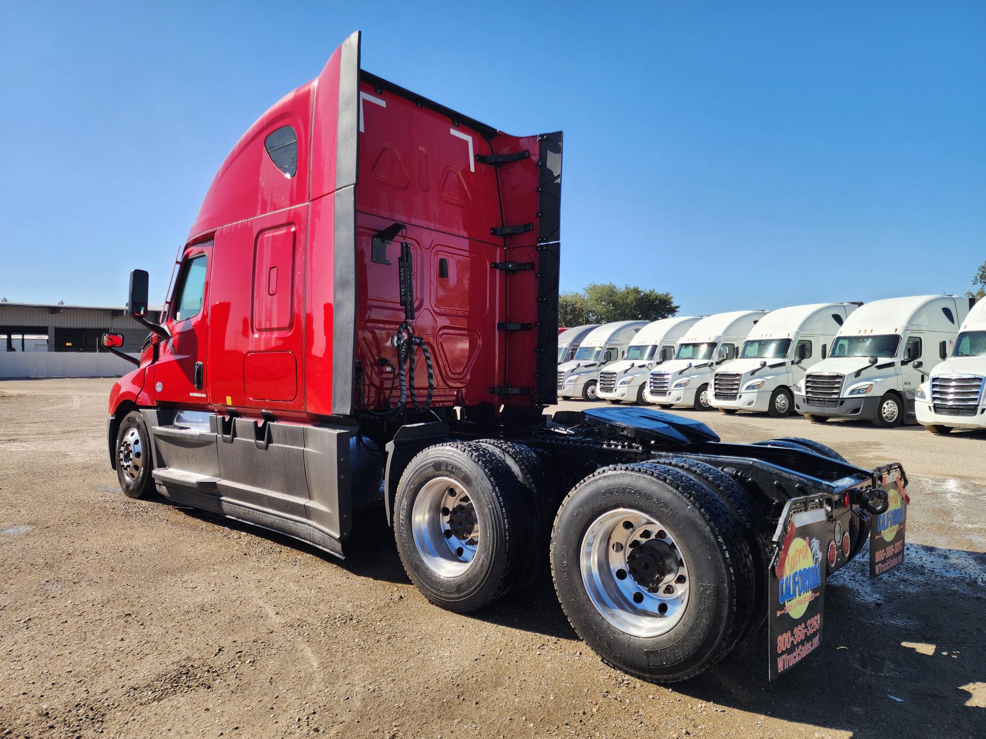 2021 FREIGHTLINER CASCADIA 126SLP - image 4
