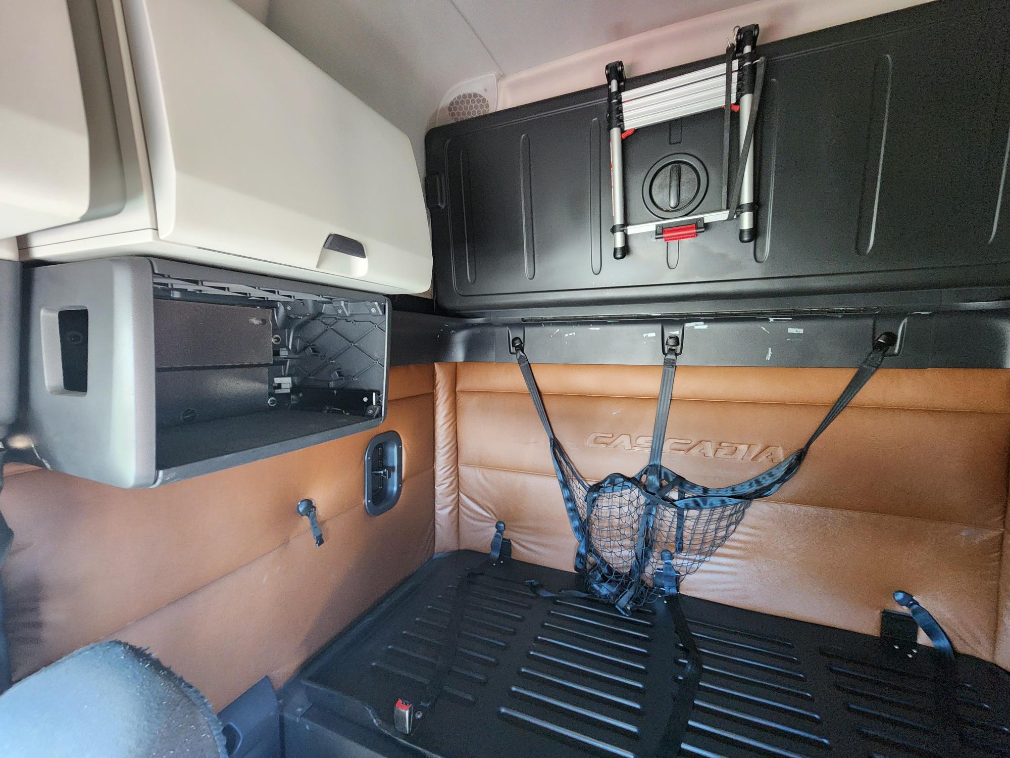 2021 FREIGHTLINER CASCADIA 126SLP - image 20