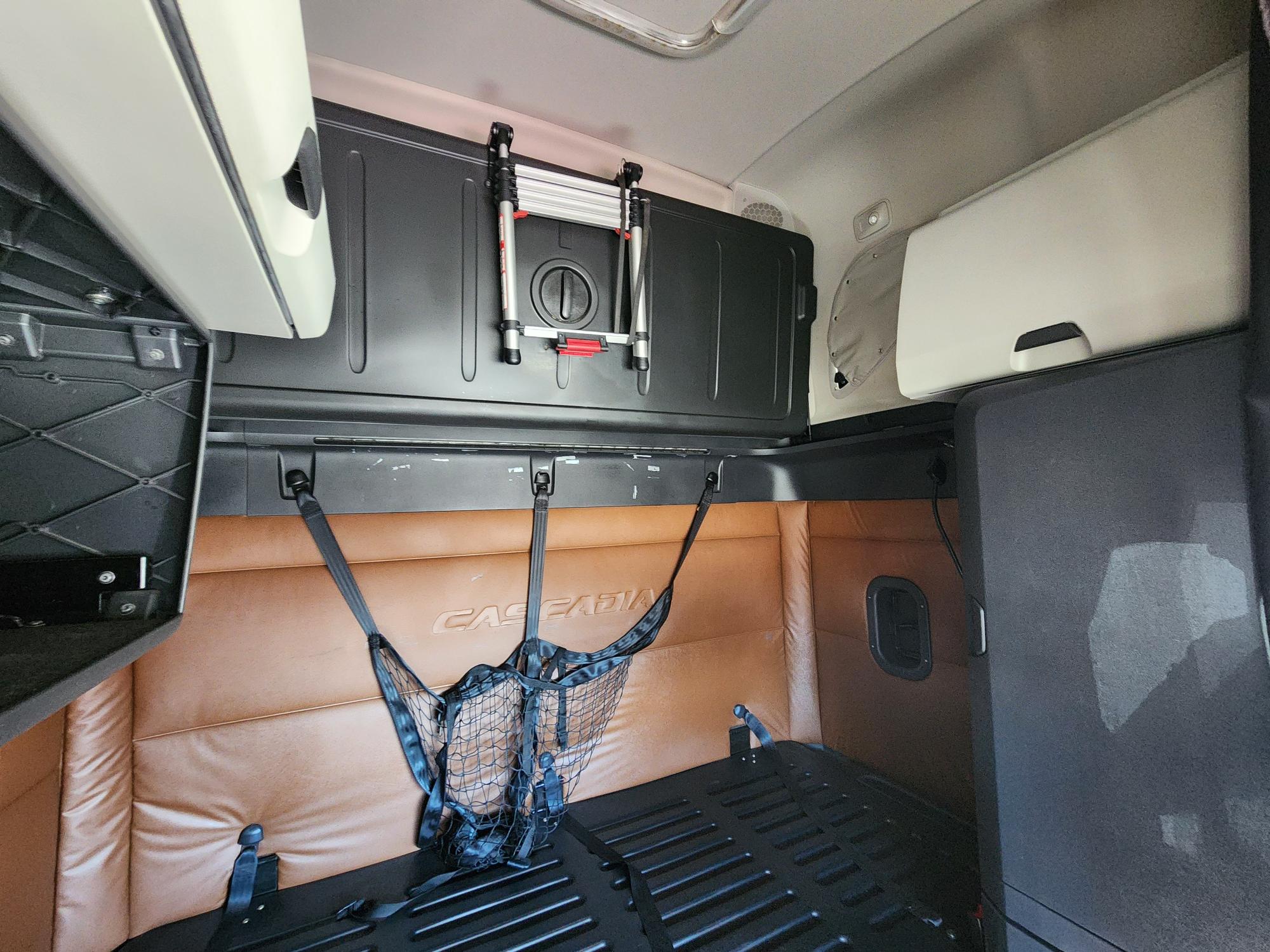 2021 FREIGHTLINER CASCADIA 126SLP - image 21