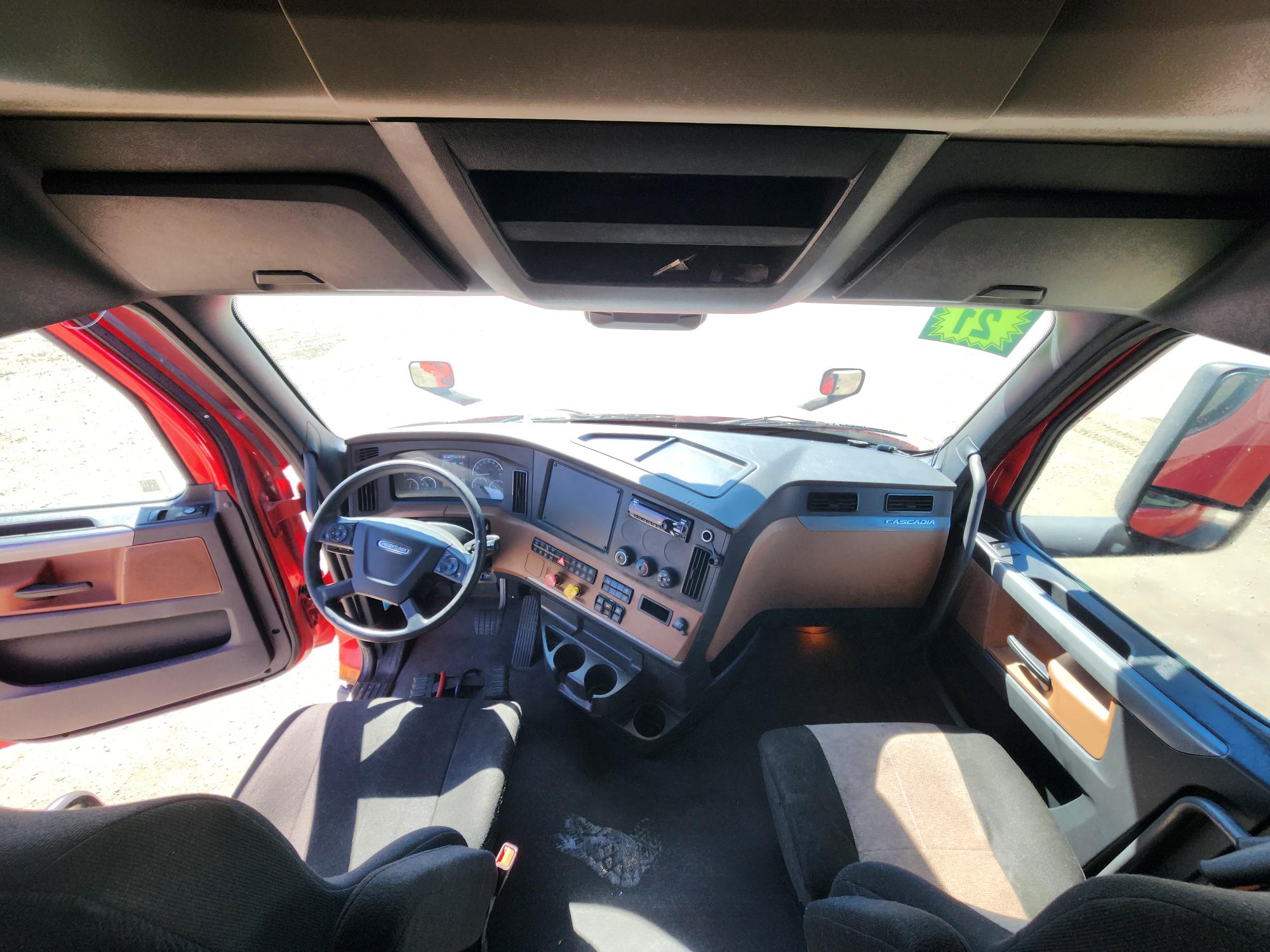 2021 FREIGHTLINER CASCADIA 126SLP - image 19