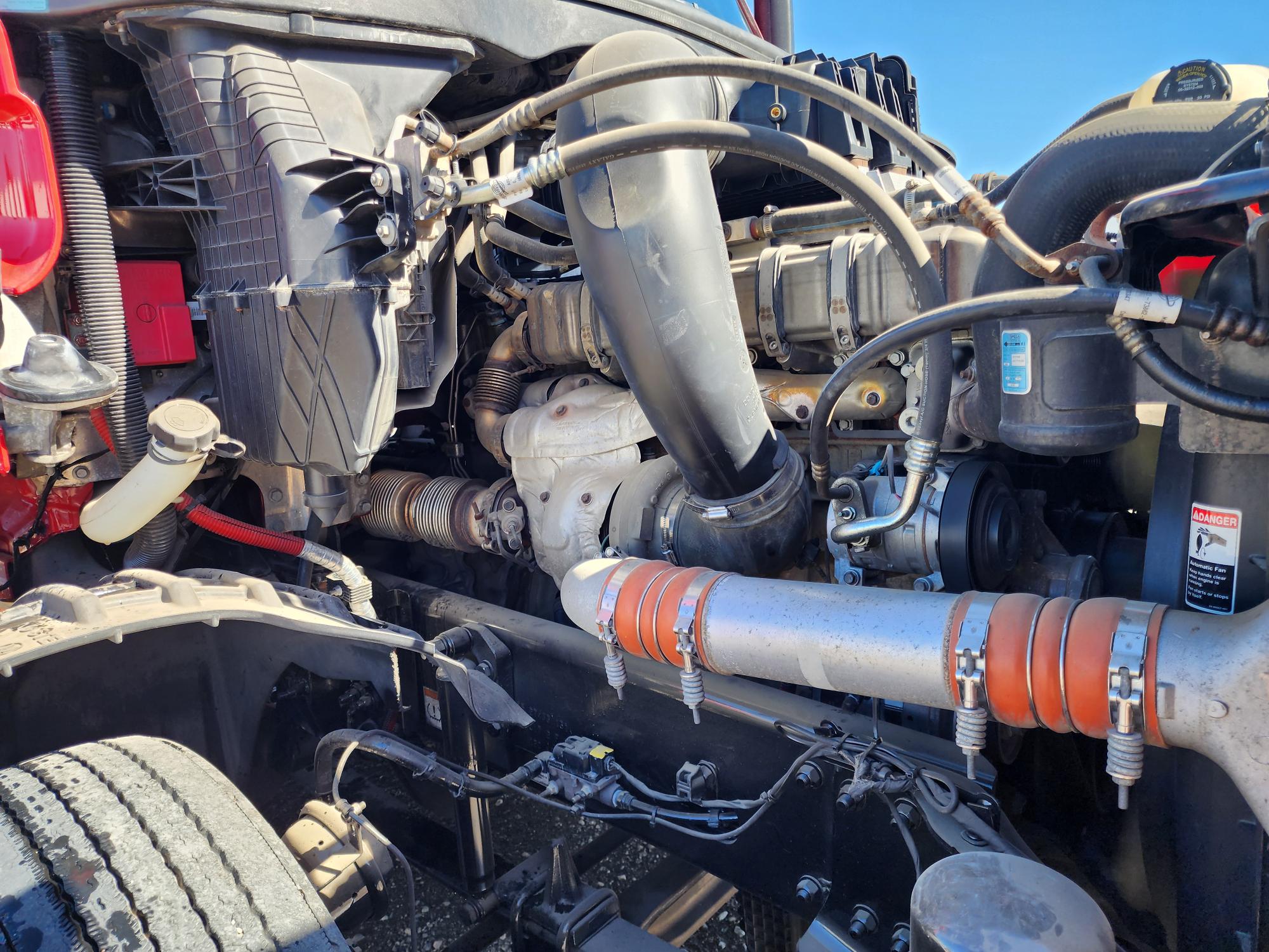 2021 FREIGHTLINER CASCADIA 126SLP - image 10