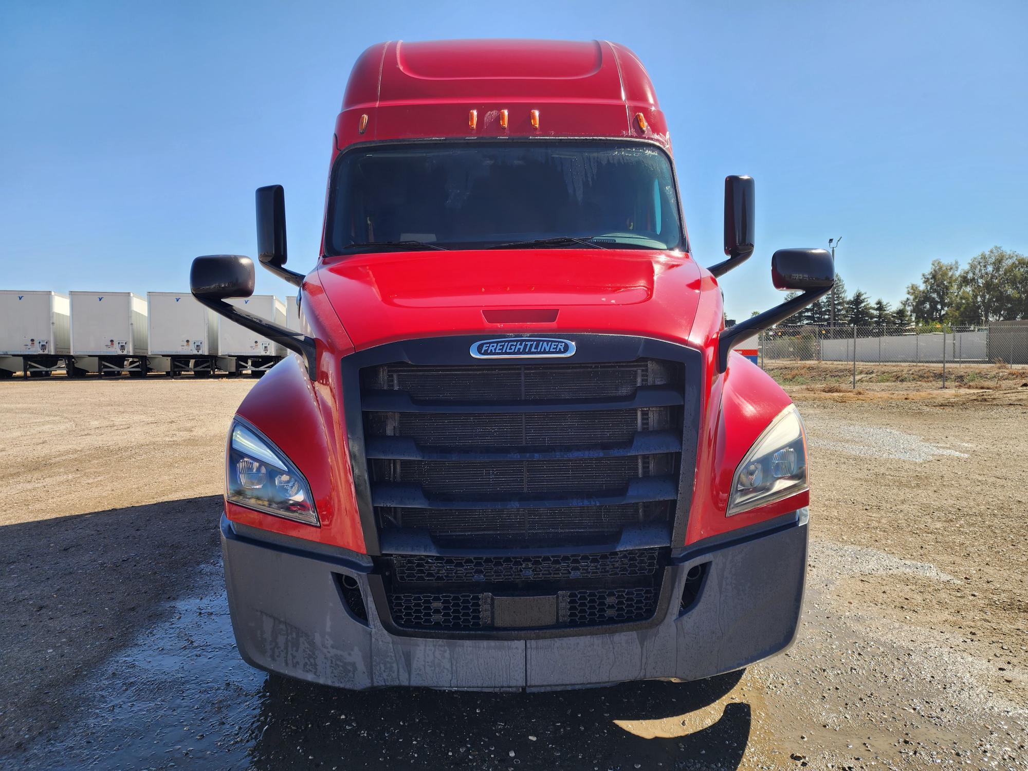 2020 FREIGHTLINER CASCADIA 126SLP - image 2