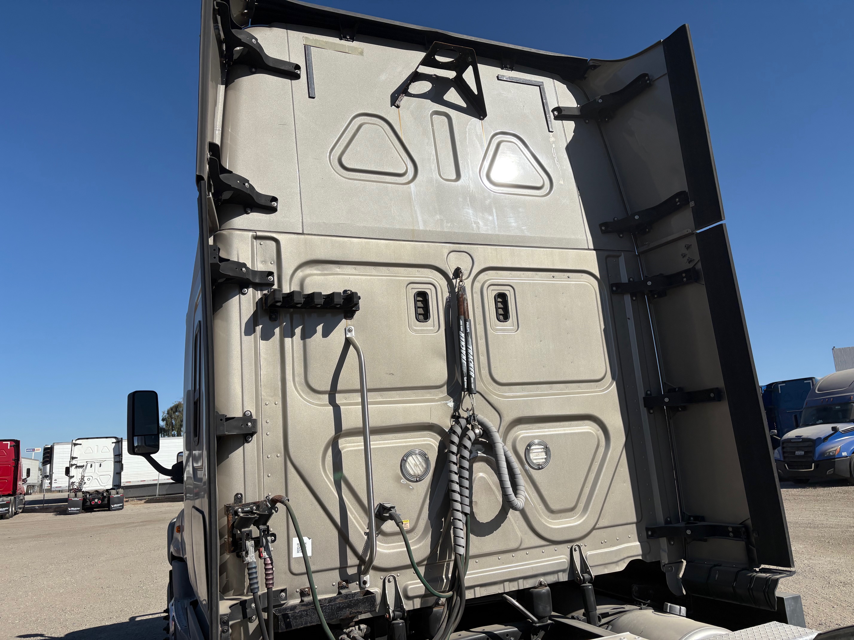 2018 FREIGHTLINER CASCADIA 125SLP - image 11