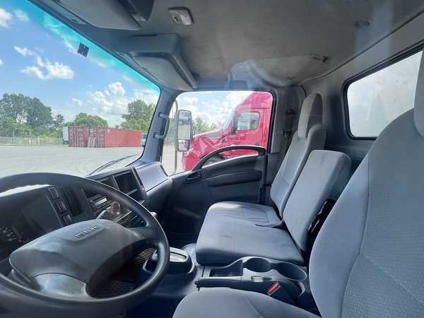 ISUZU NPR 2018