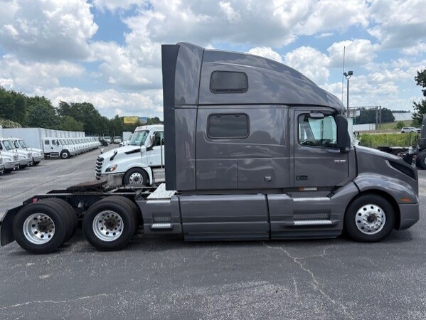VOLVO VNL 2024