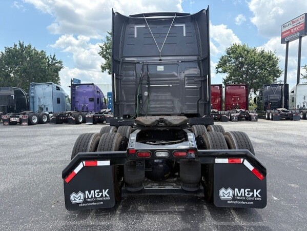 VOLVO VNL 2024