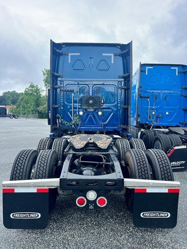 FREIGHTLINER CASCADIA 126SLP 2023