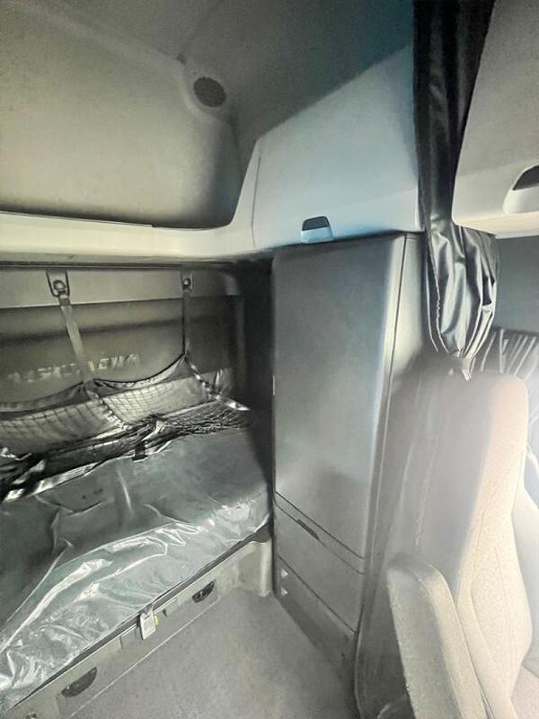 FREIGHTLINER CASCADIA 126SLP 2023