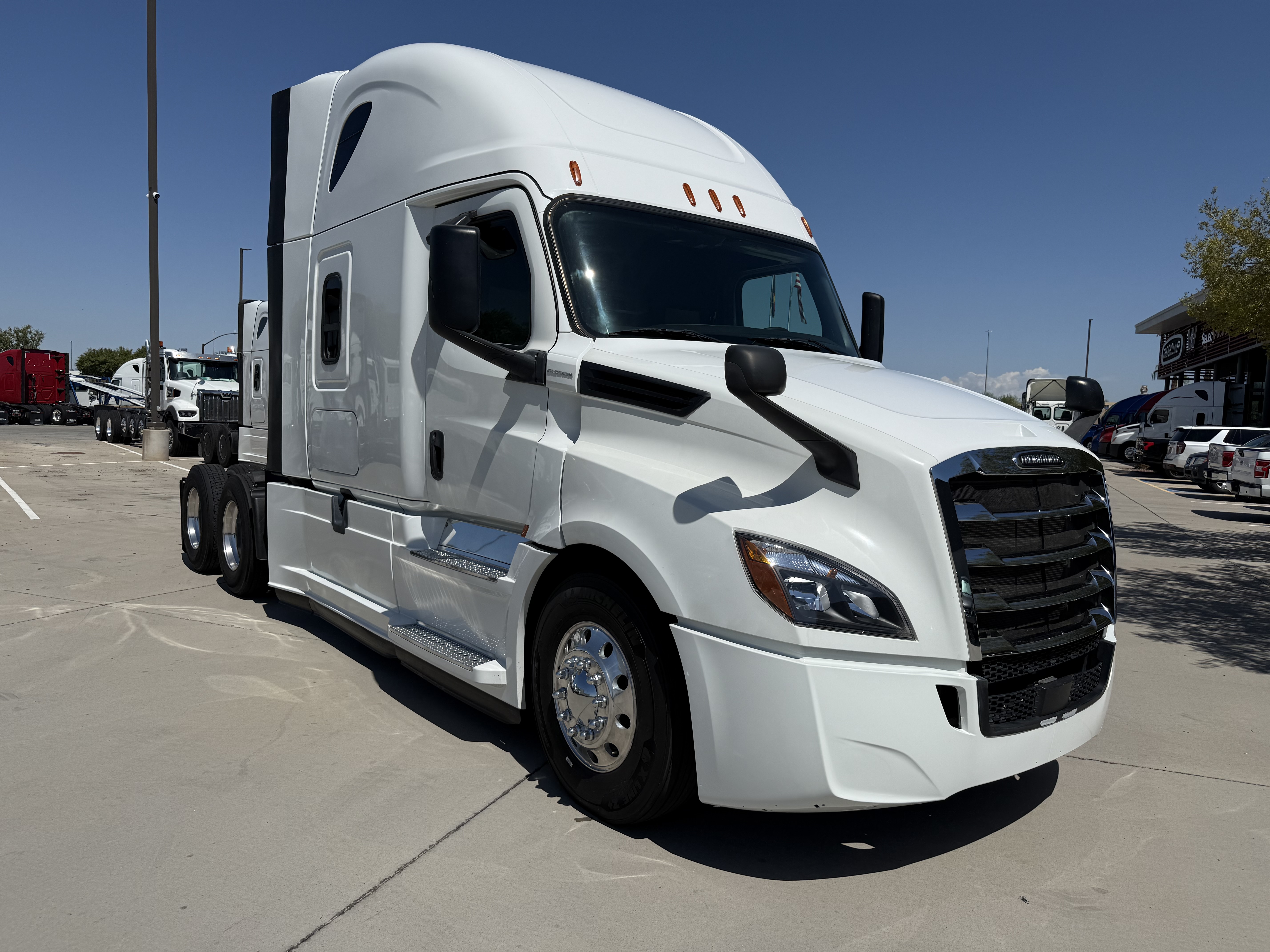 2019 FREIGHTLINER CASCADIA 126SLP - image 9