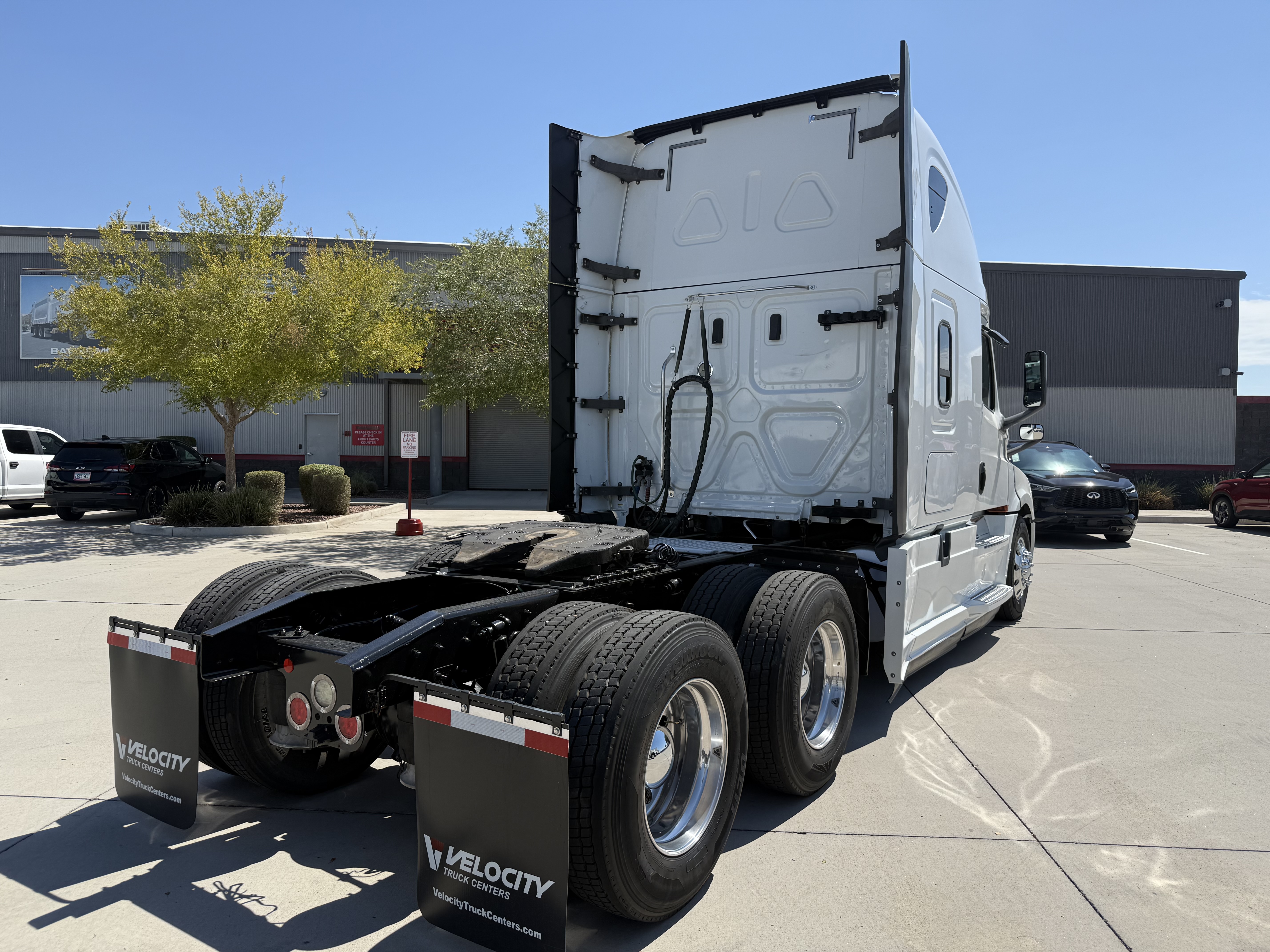2019 FREIGHTLINER CASCADIA 126SLP - image 6