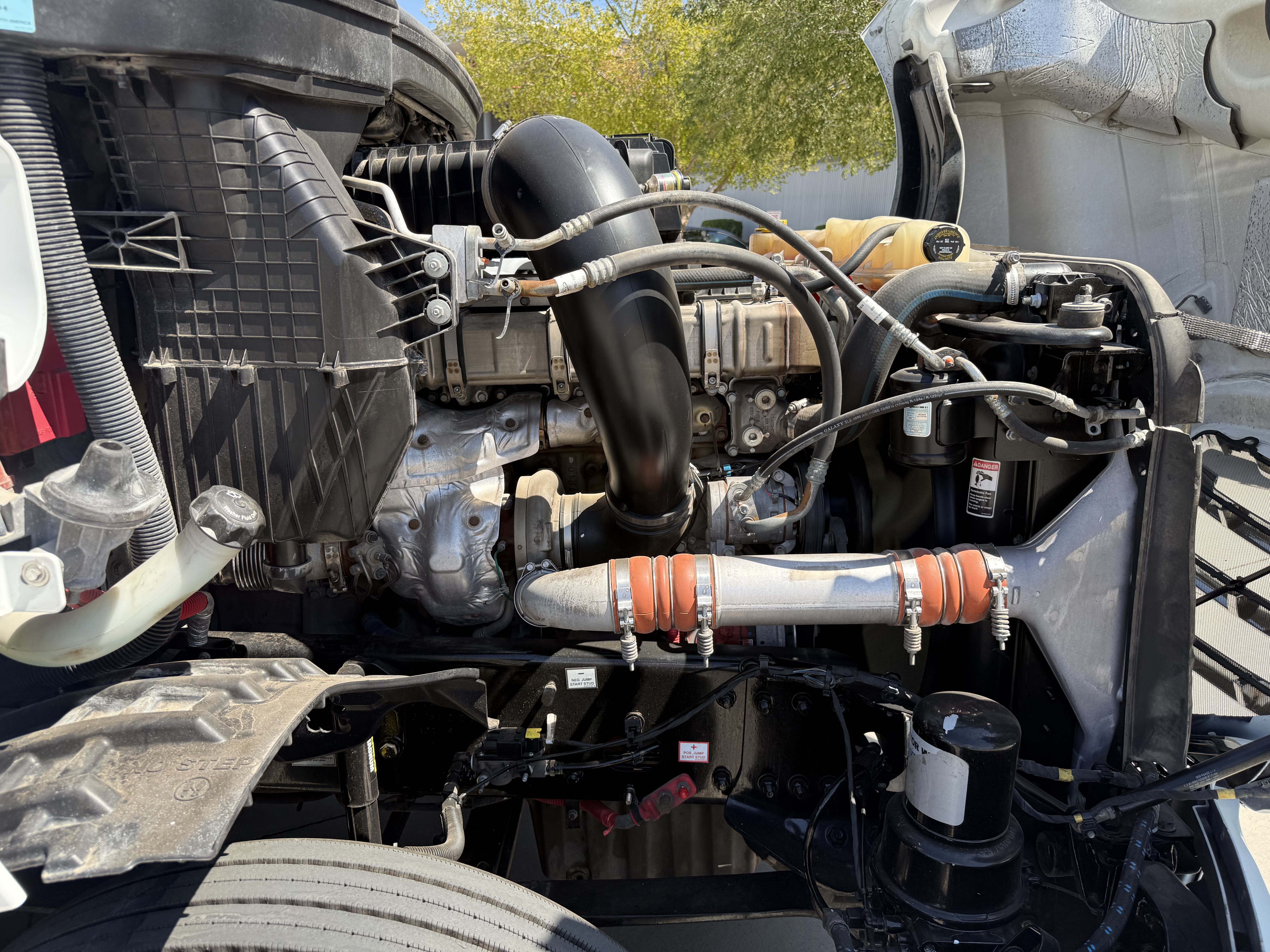 2019 FREIGHTLINER CASCADIA 126SLP - image 10