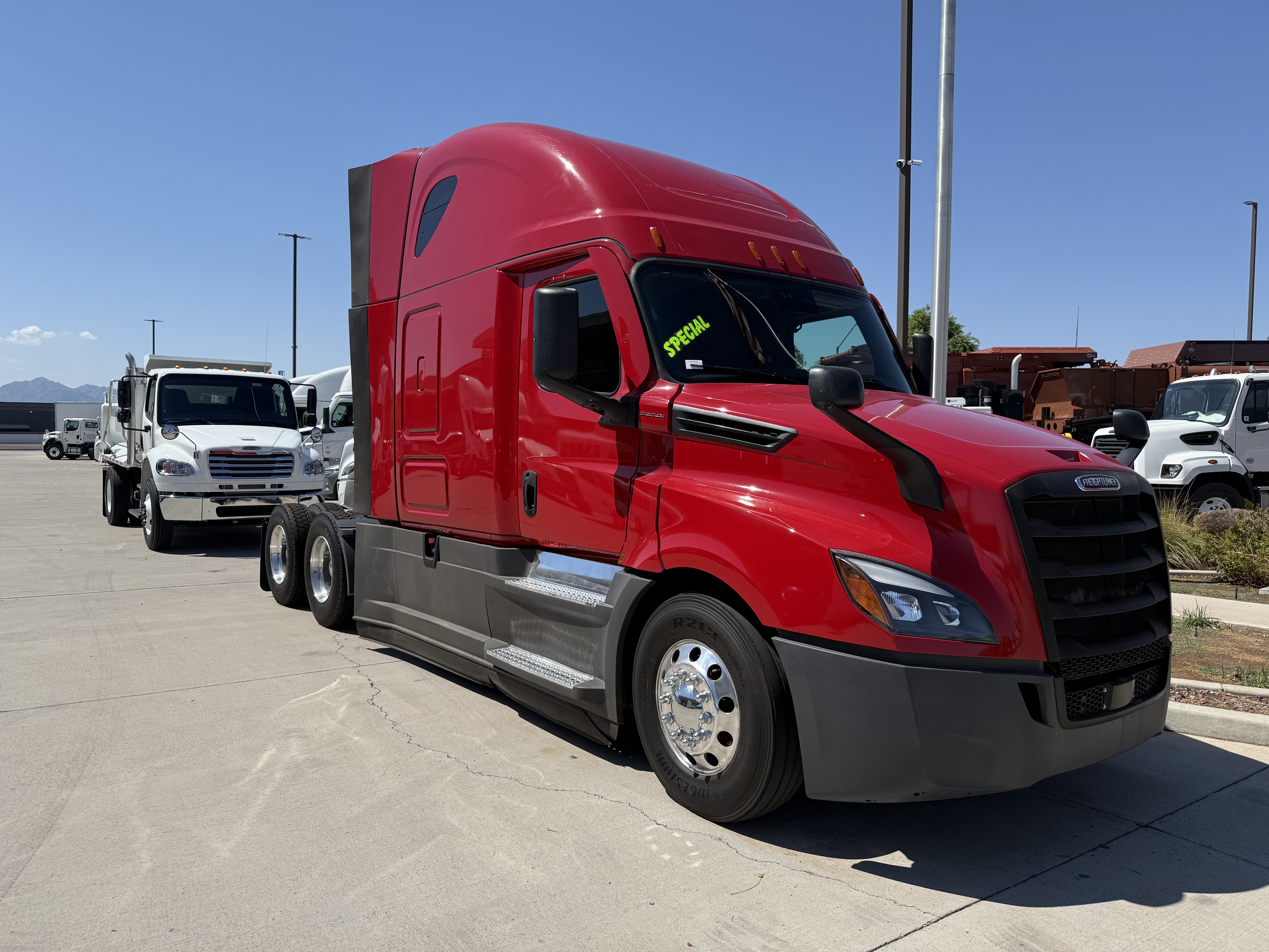 2021 FREIGHTLINER CASCADIA 126SLP - image 9