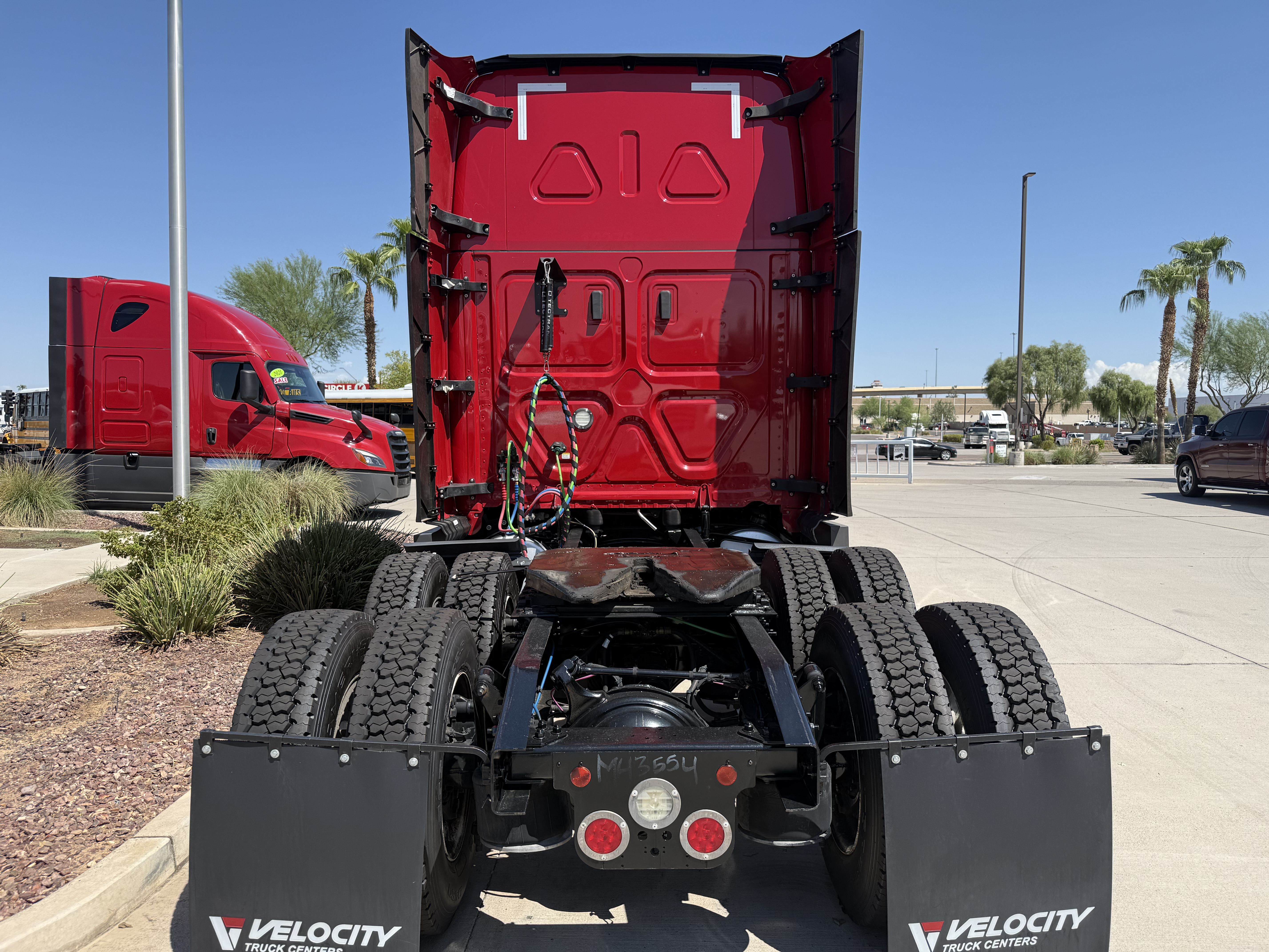 2021 FREIGHTLINER CASCADIA 126SLP - image 5