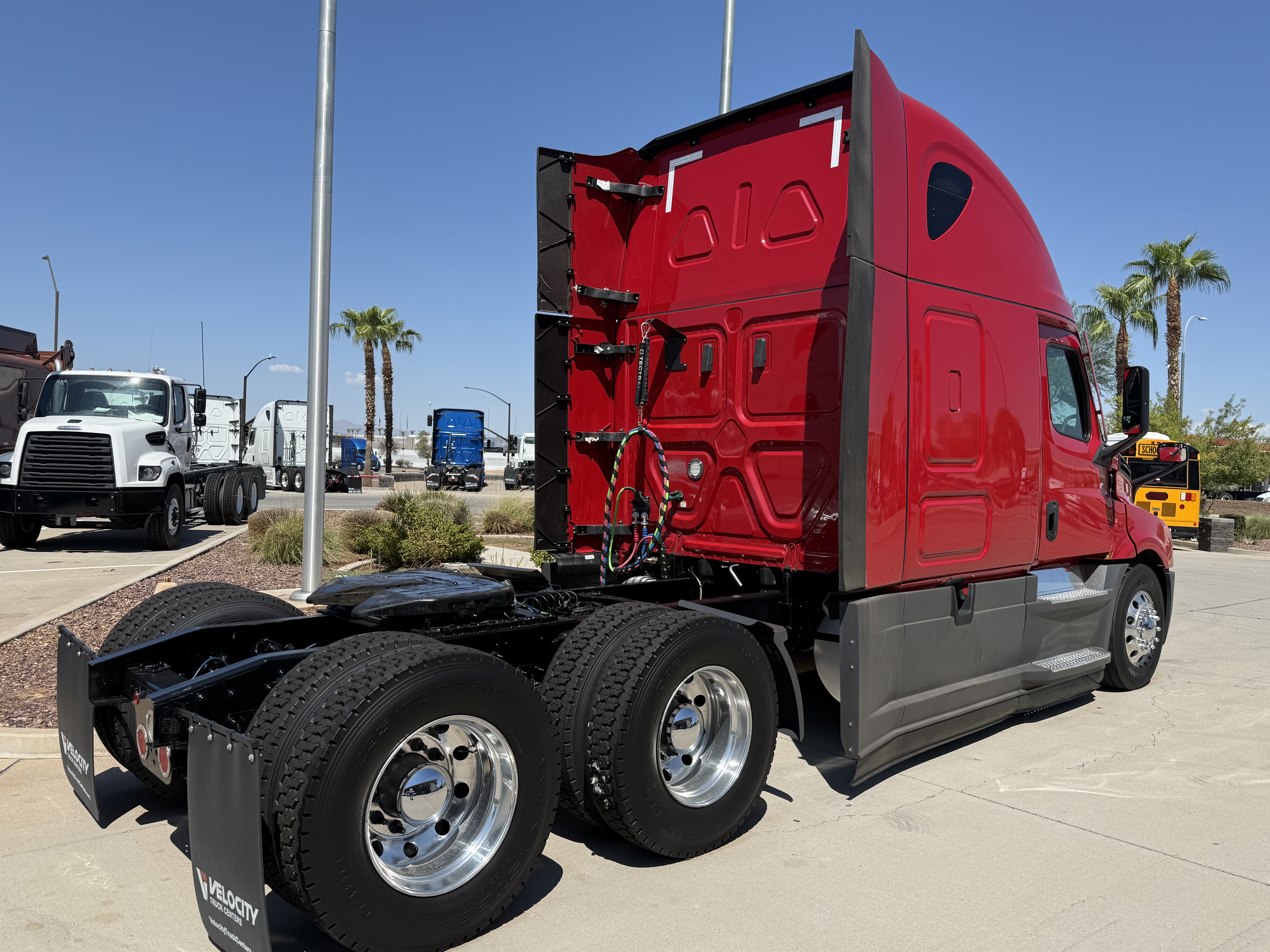 2021 FREIGHTLINER CASCADIA 126SLP - image 7