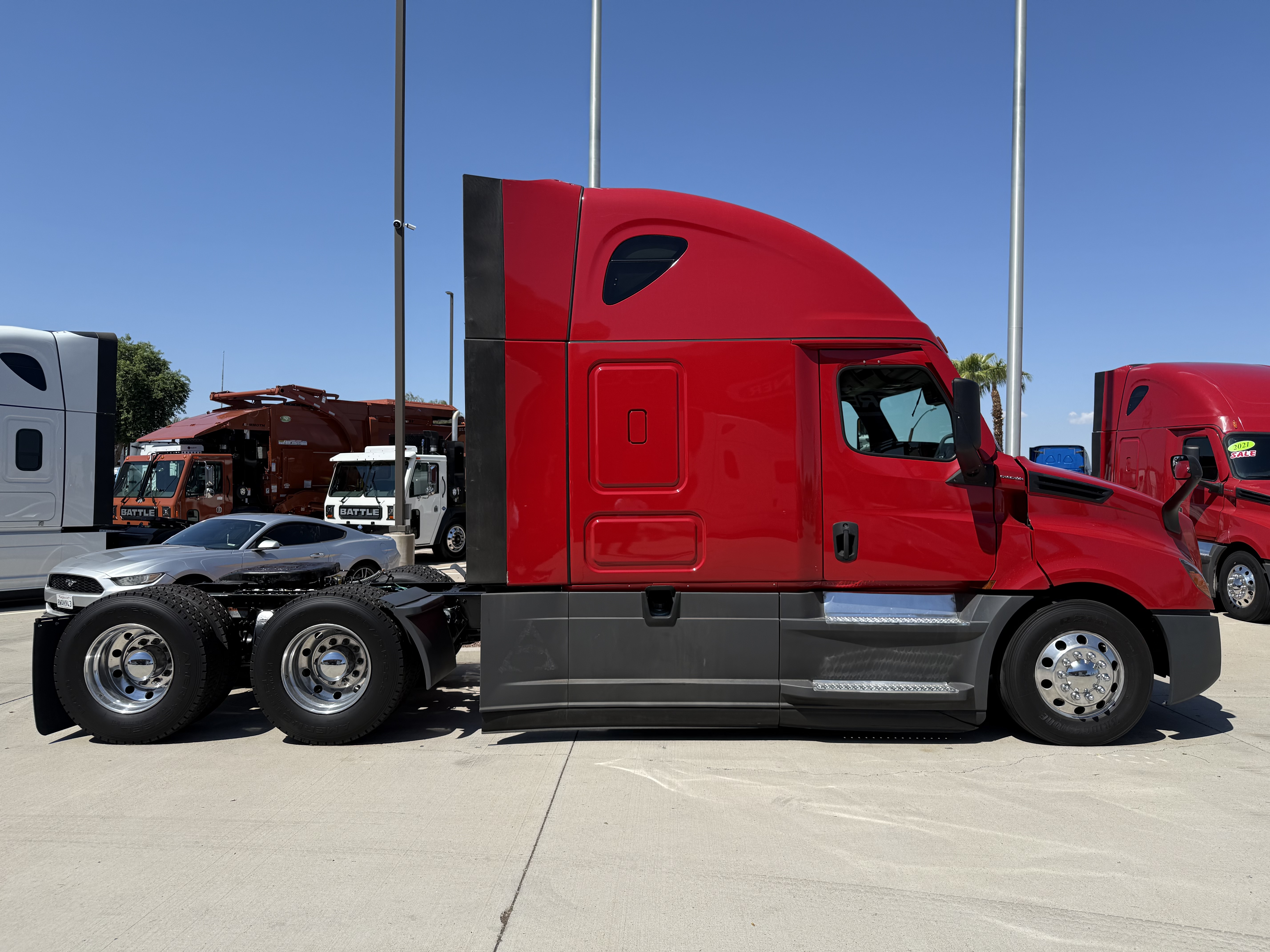 2021 FREIGHTLINER CASCADIA 126SLP - image 8
