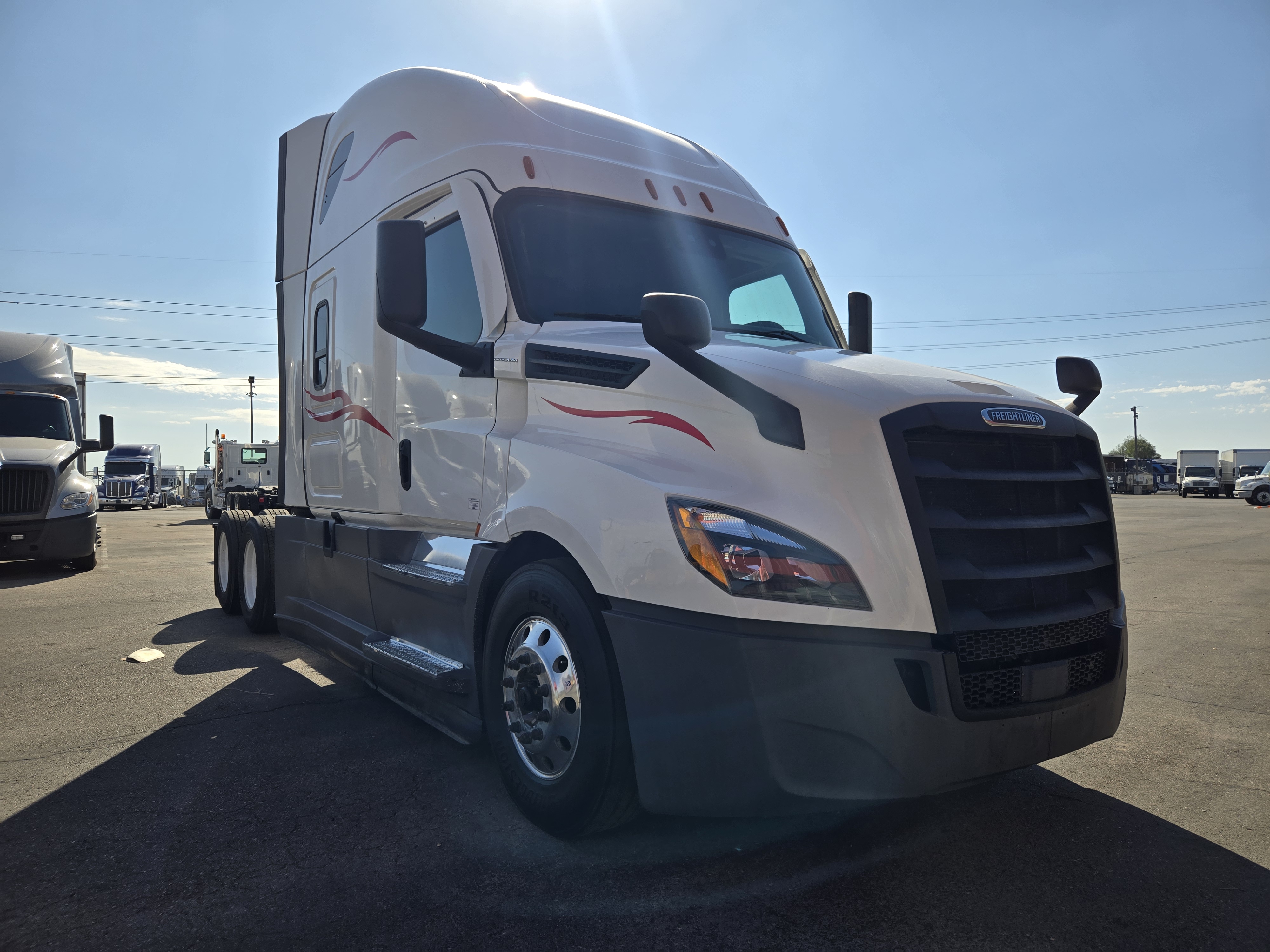 2021 FREIGHTLINER CASCADIA 126SLP - image 8
