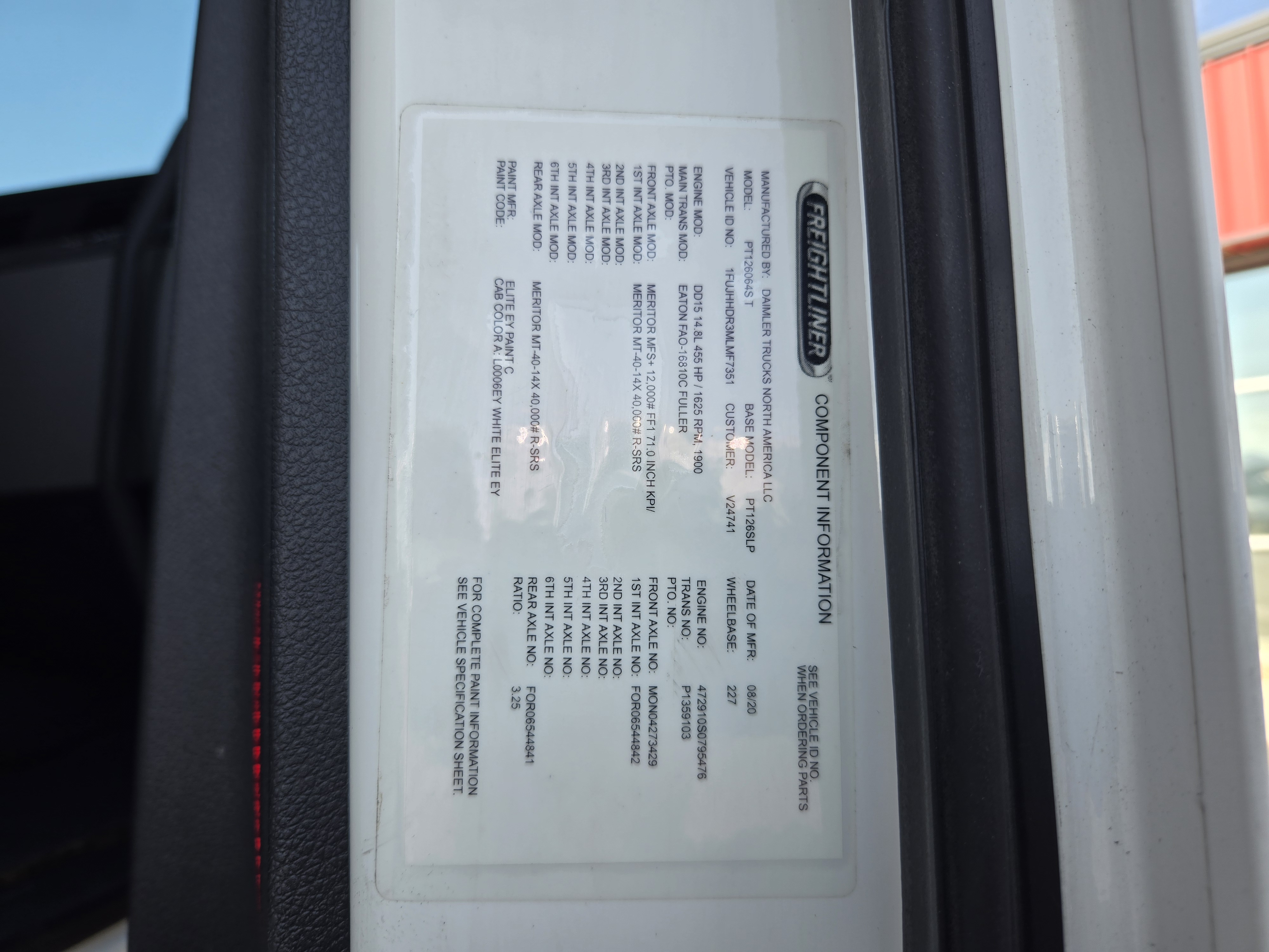 2021 FREIGHTLINER CASCADIA 126SLP - image 20