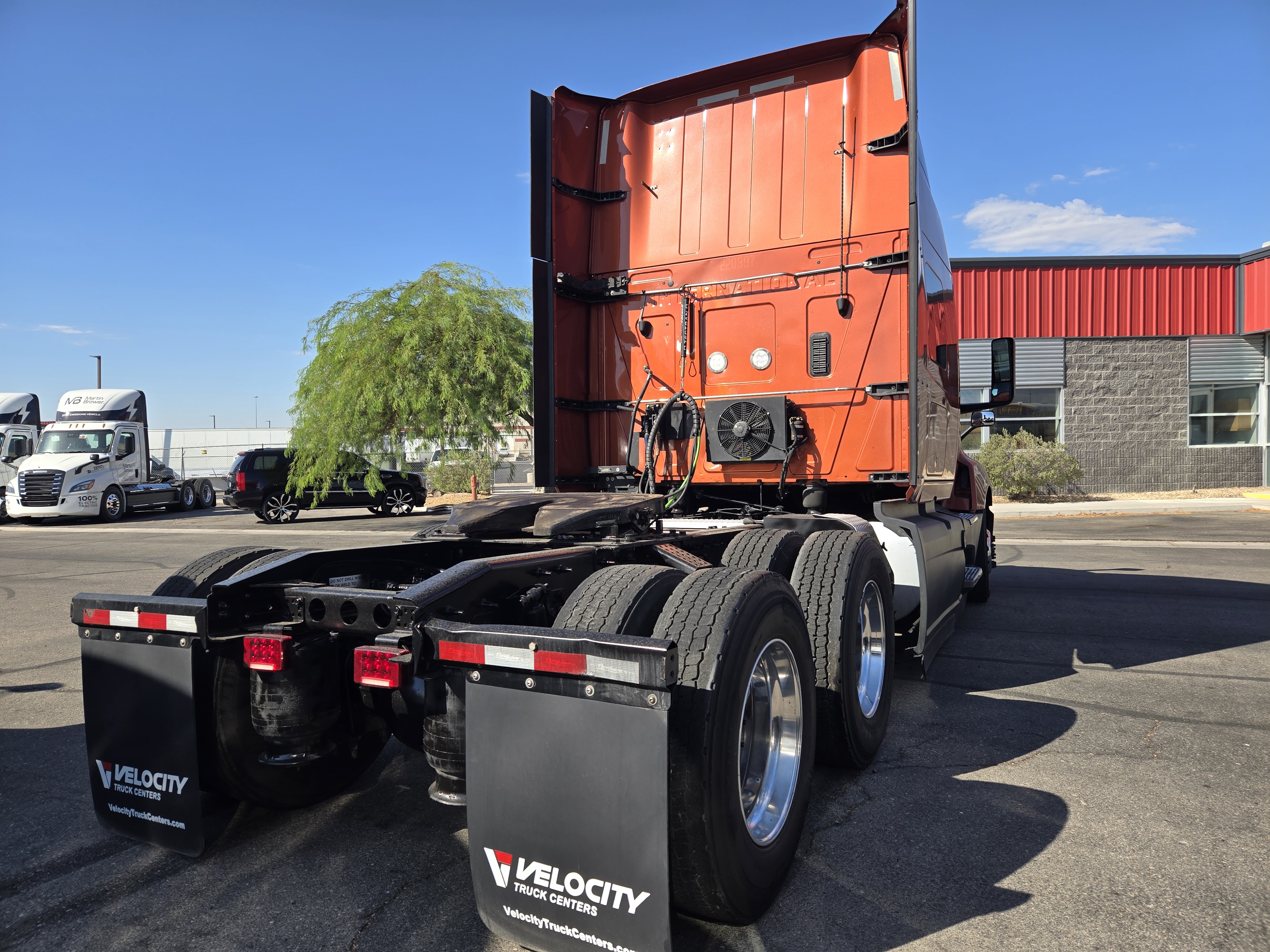 2022 INTERNATIONAL LT625 - image 5