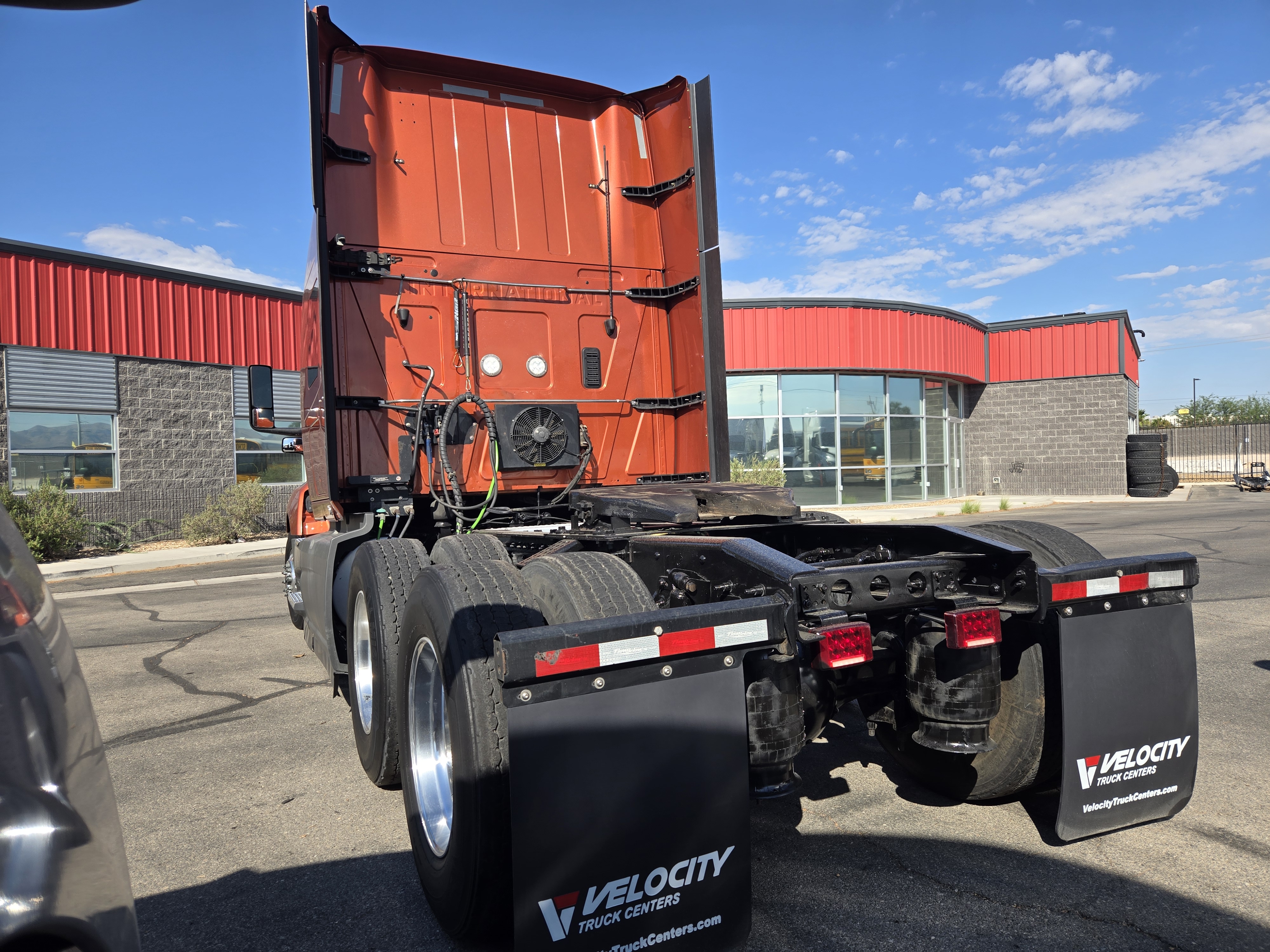 2022 INTERNATIONAL LT625 - image 7