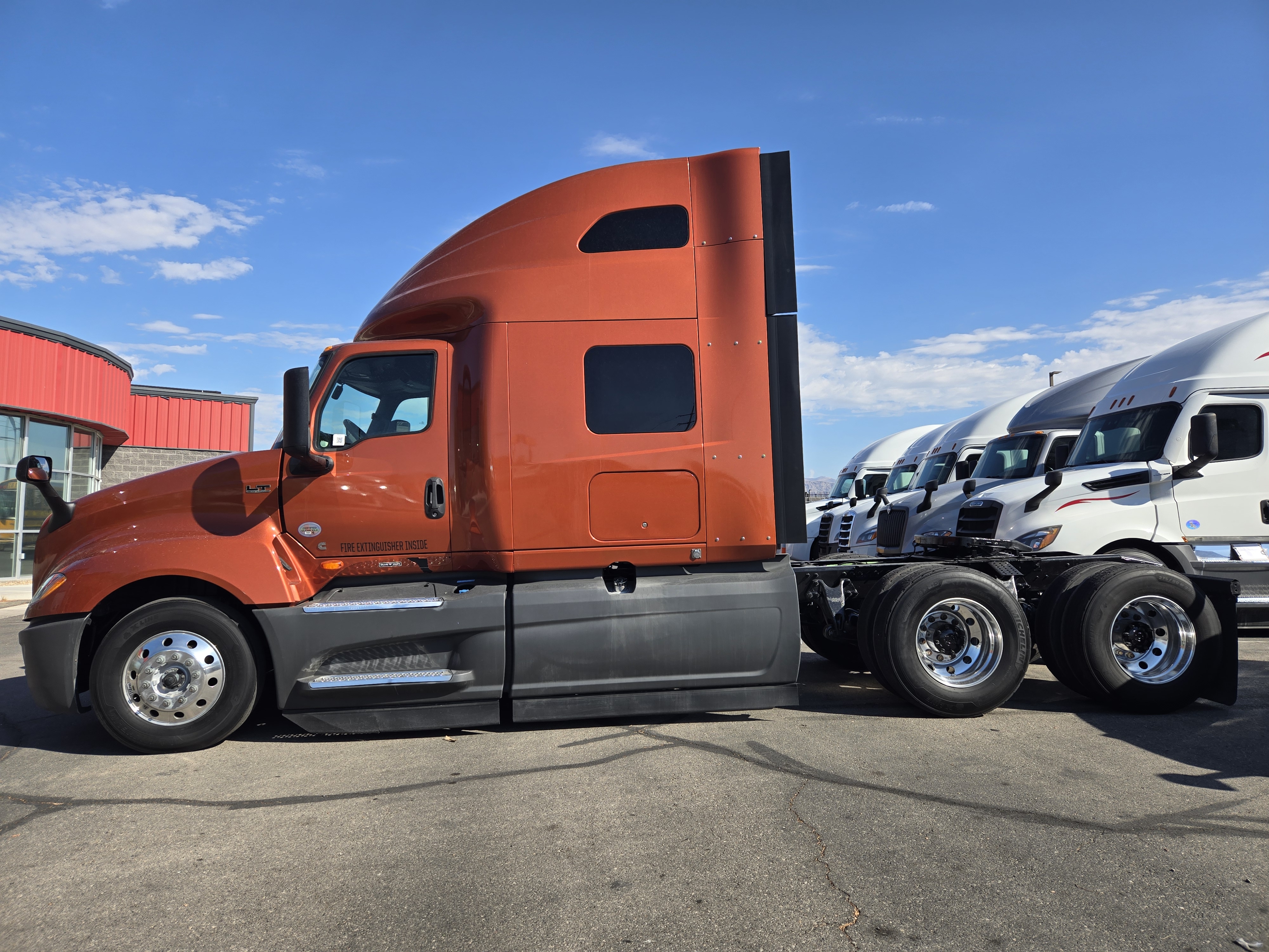 2022 INTERNATIONAL LT625 - image 9