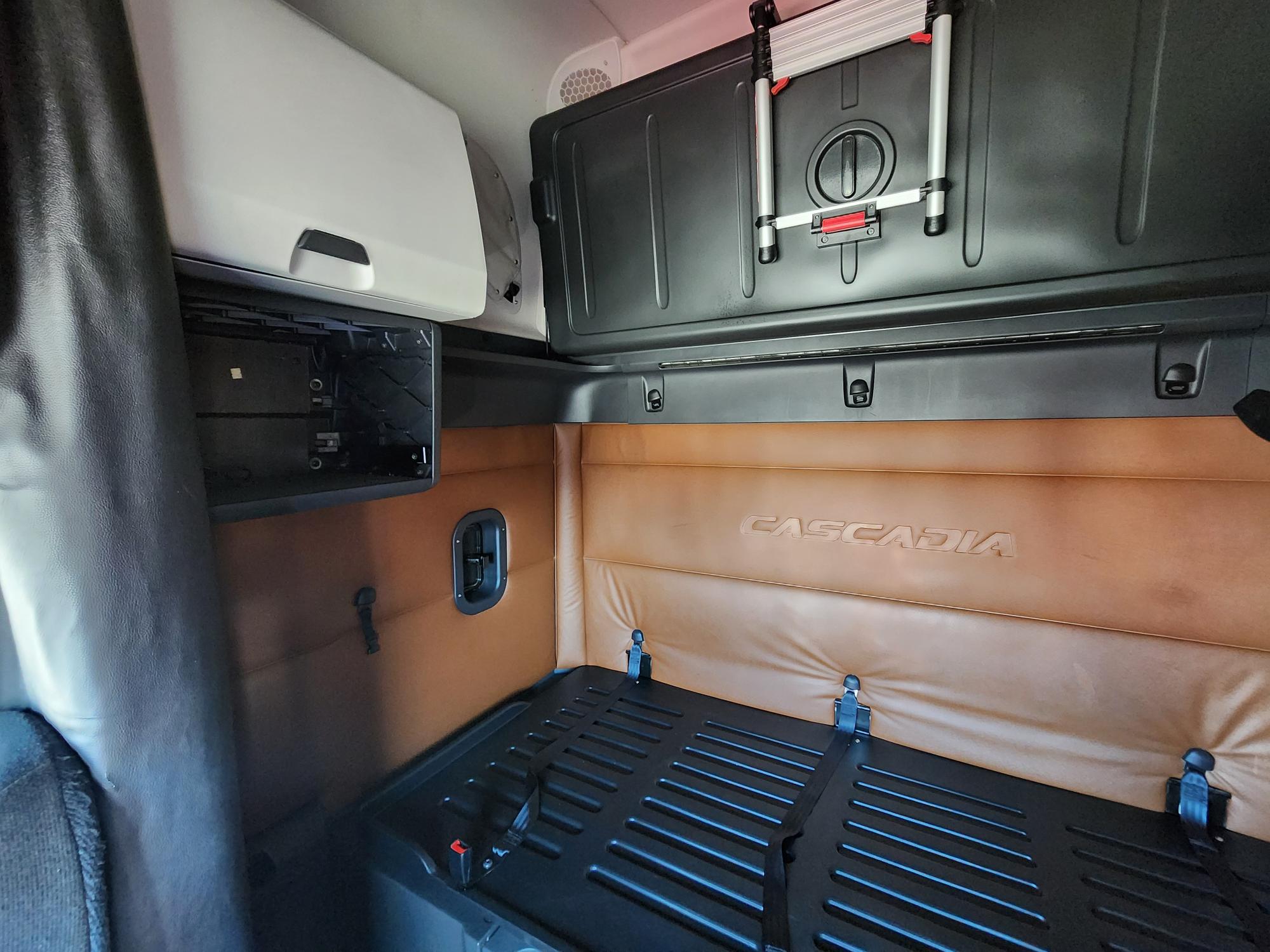 2020 FREIGHTLINER CASCADIA 126SLP - image 18